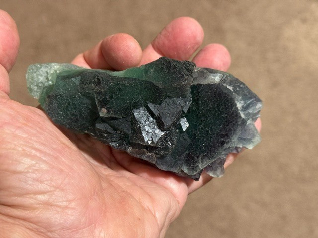 BEAUTIFUL ( 1 LB. 2 OZ) TRANSILLUMINATING GREEN FLUORITE,ZHEJIANG,CHINA