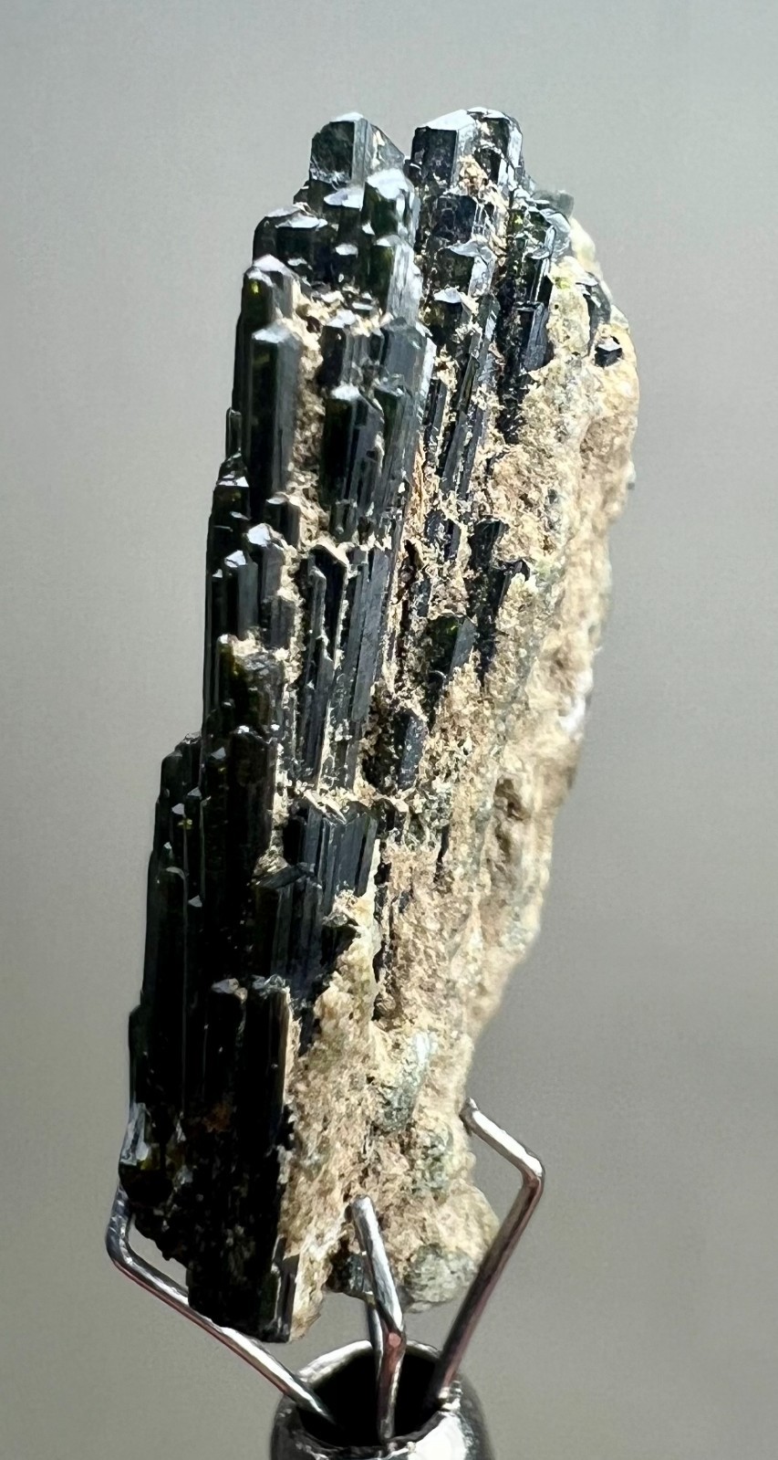 21 CT Ultra Rare !Natural Epidote Spray Crystal Specimen From Gilgit Baltistan