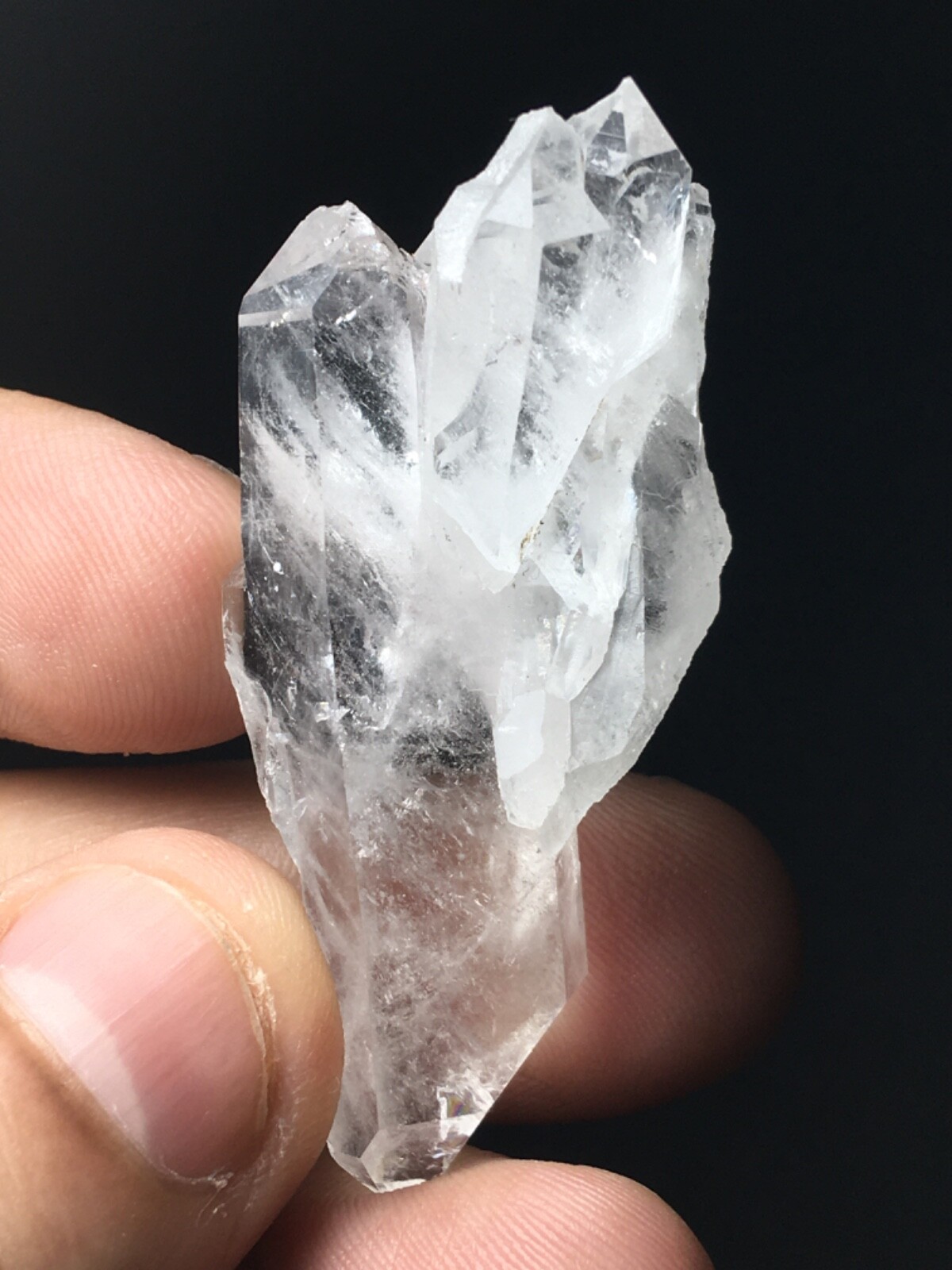88 carats AMAZING NATURAL FADEN QUARTZ SPECIMEN FROM BALOCHISTAN PAKISTAN
