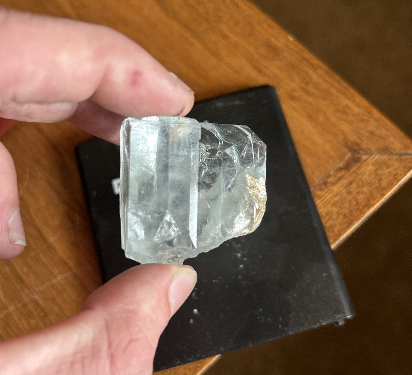 Huge 275 CT Natural Untreated Aquamarine Crystal High Clarity Gemmy Look