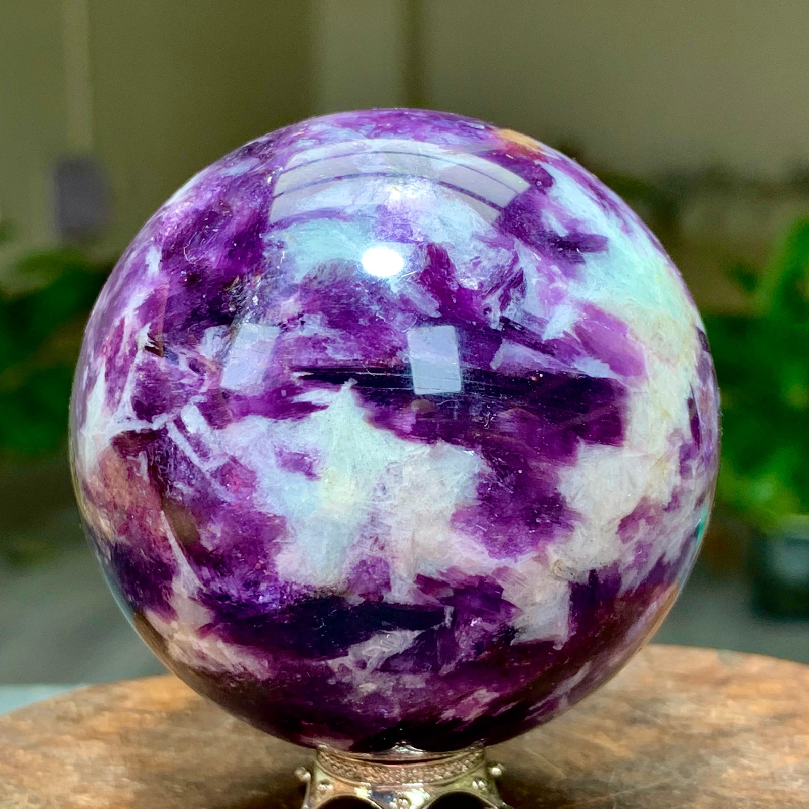 285G Natural Beautiful Purple Lithium Mica Crystal Spherical Mineral Sample