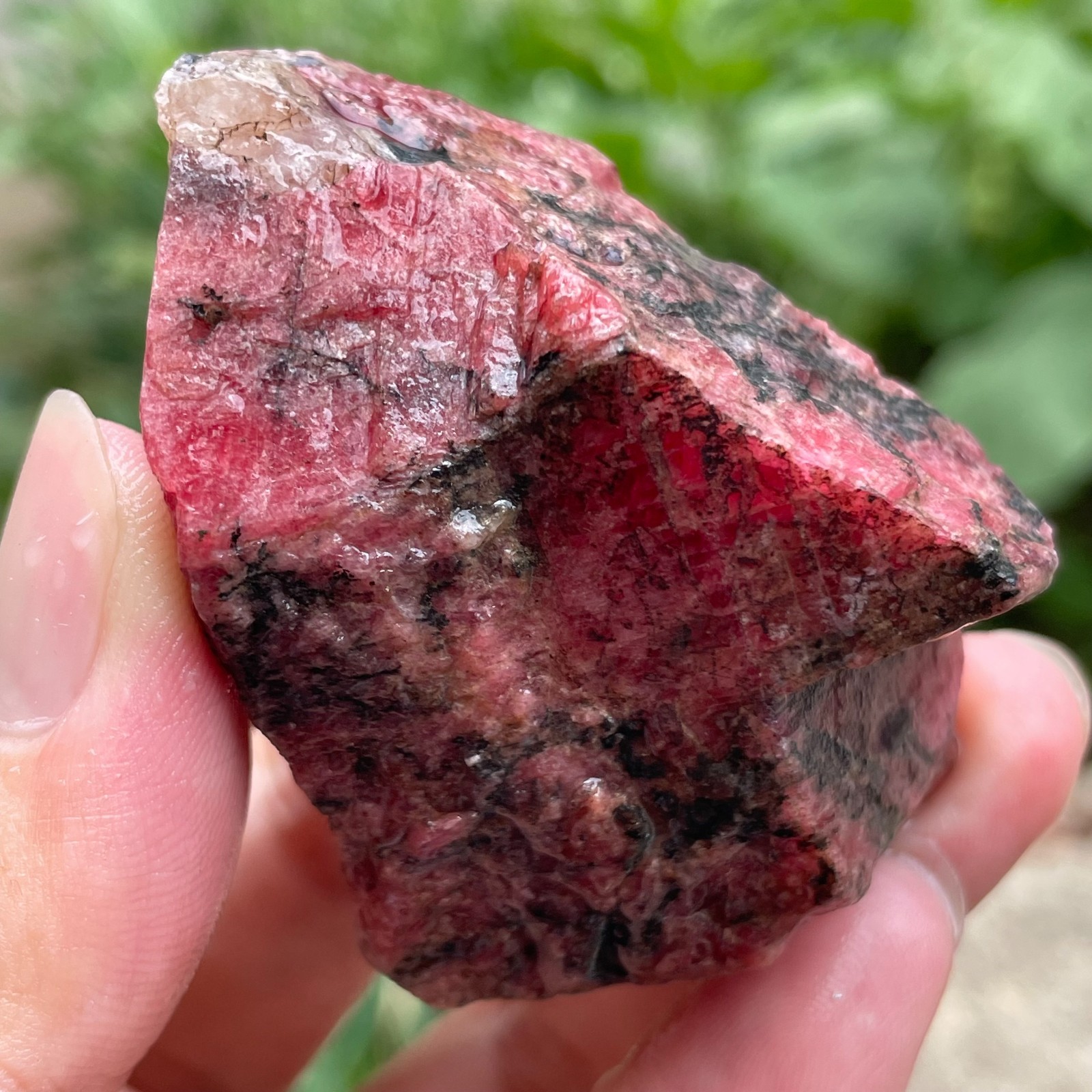 135g Small Raw Ore Red Black Rhodonite Quartz Gemstone Mineral Specimen