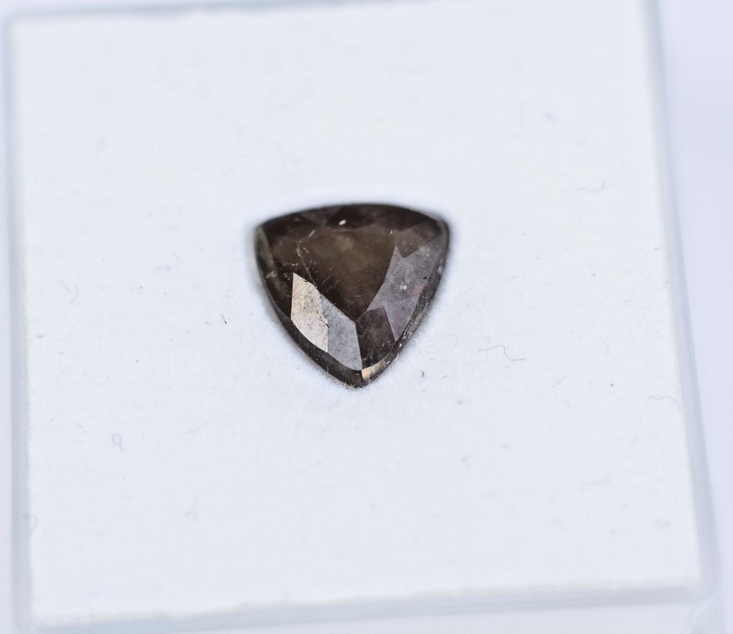 Triphyllite: Brazil,1.6 carat DICHROIC,Trillion Cut gemstone from Brazil