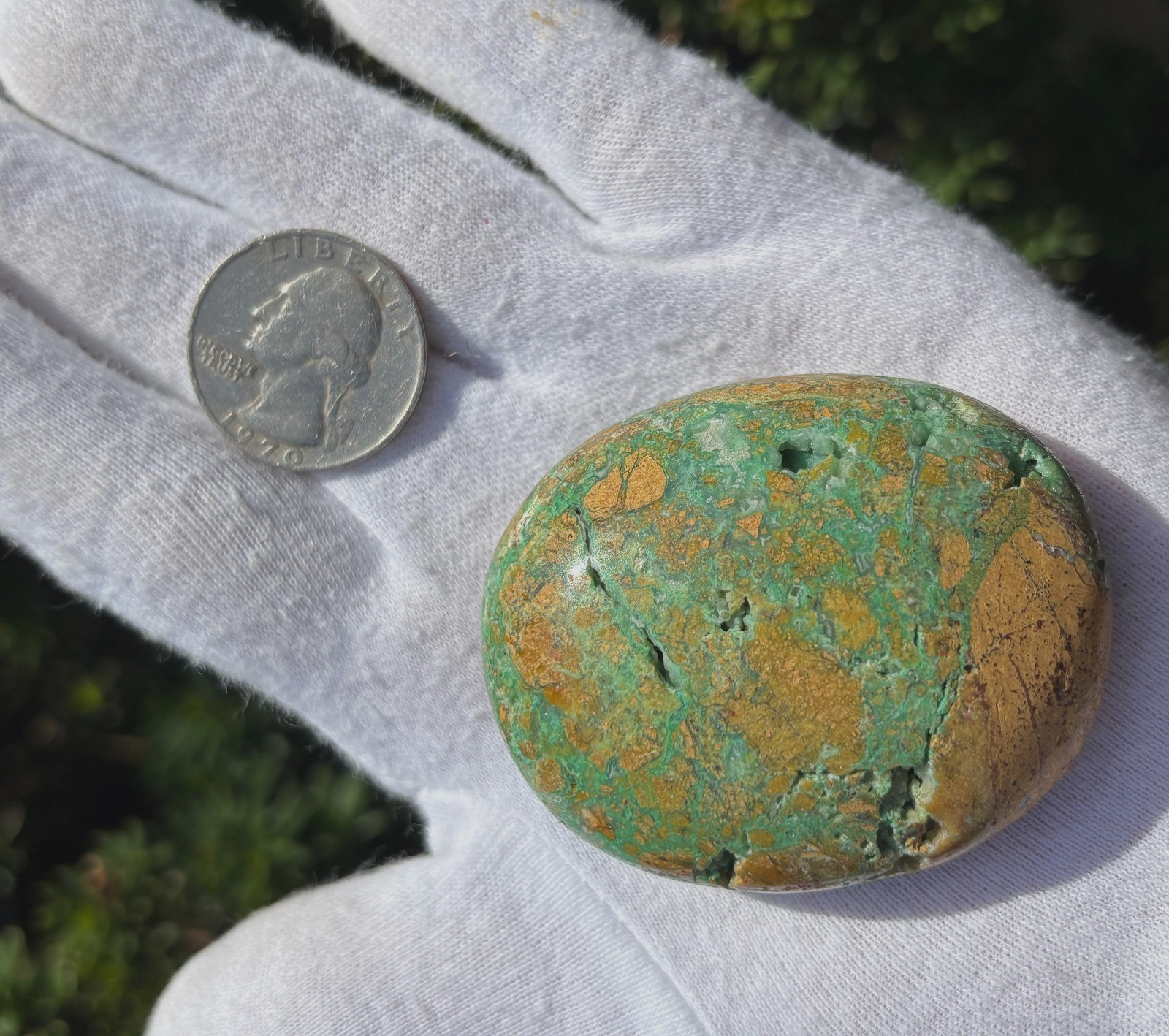 USA SALE 96g GREEN SMITHSONITE TEXTURED PALM STONE PALMSTONE
