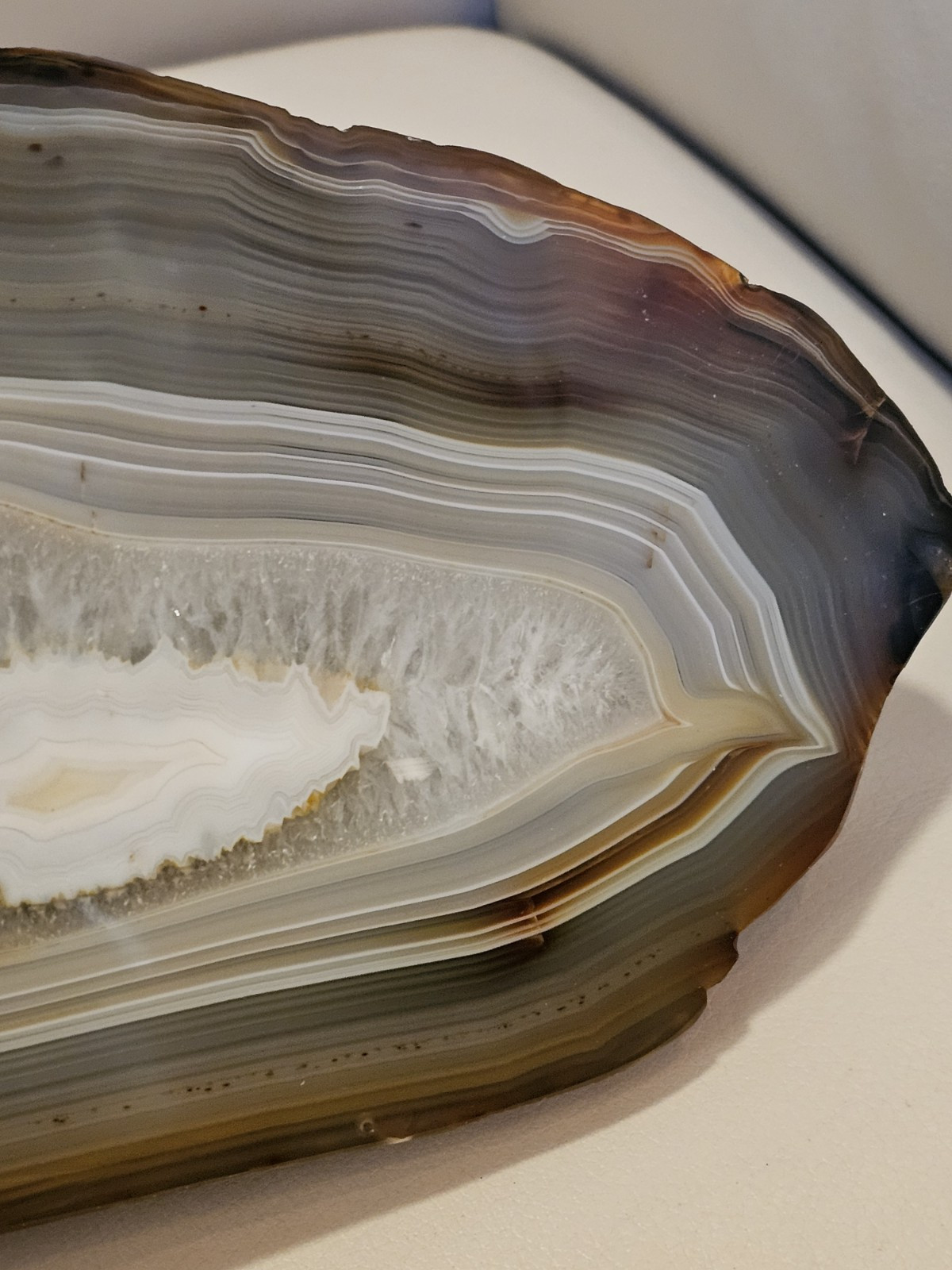 EXTRA LARGE BANDED AGATE POLISHED ON ONE SIDE 9.5″ WEIGHS 6LBS 8OZ