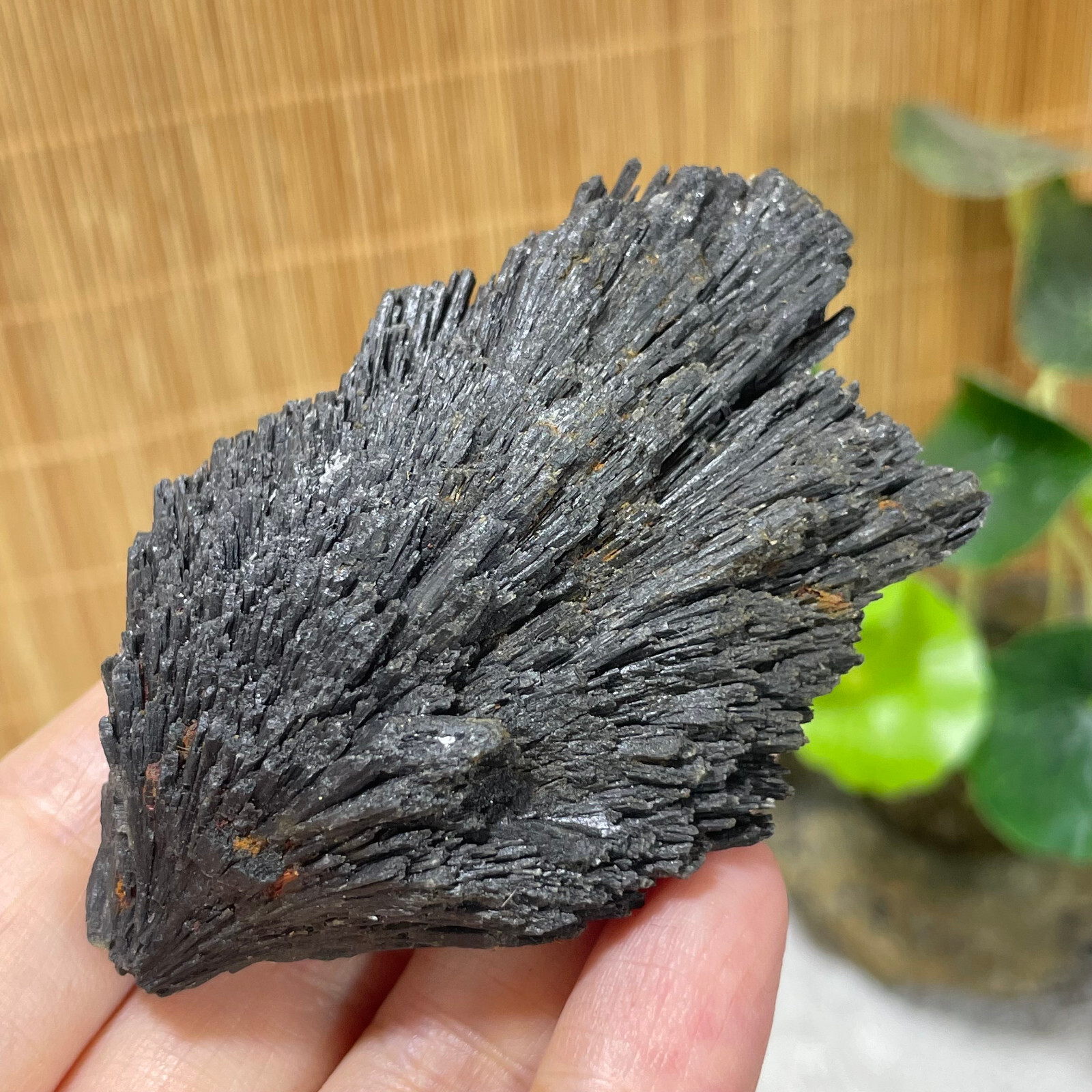 77g Natural Irregular natural black crystal cluster mineral specimen（dian qishi）