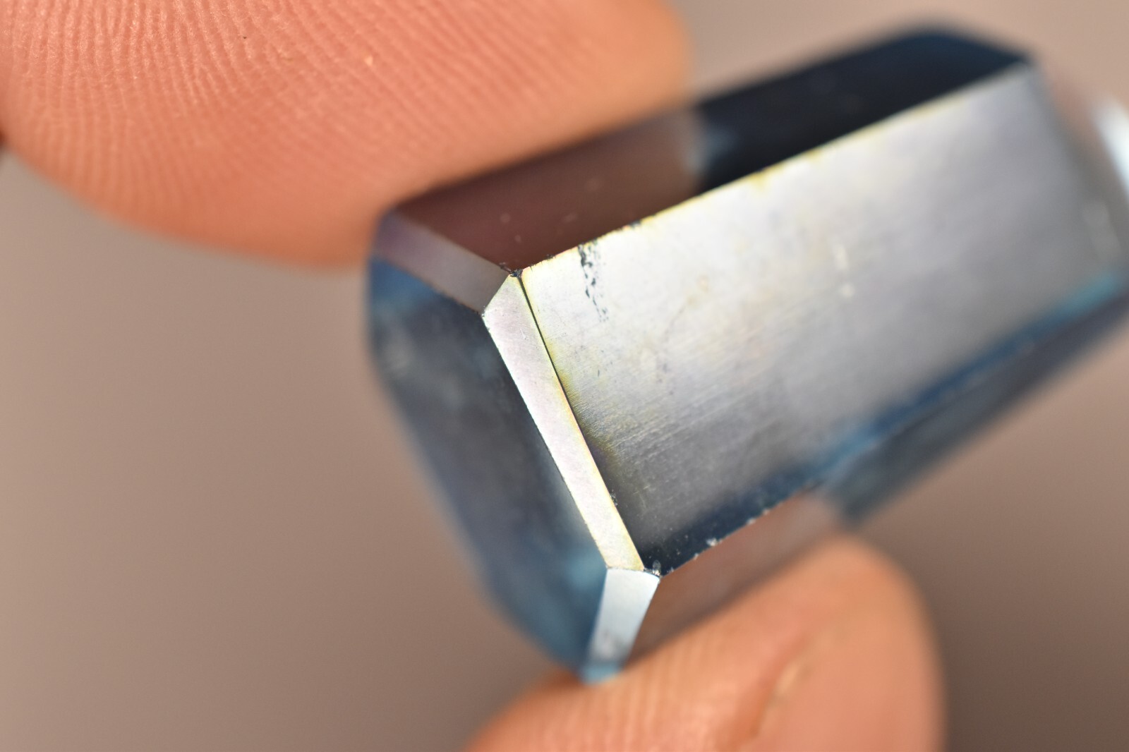 *AQUA AURA* Generator 3.2cm 13.7g *CLEAR* Quartz, Gold Fumes, Throat Chakra