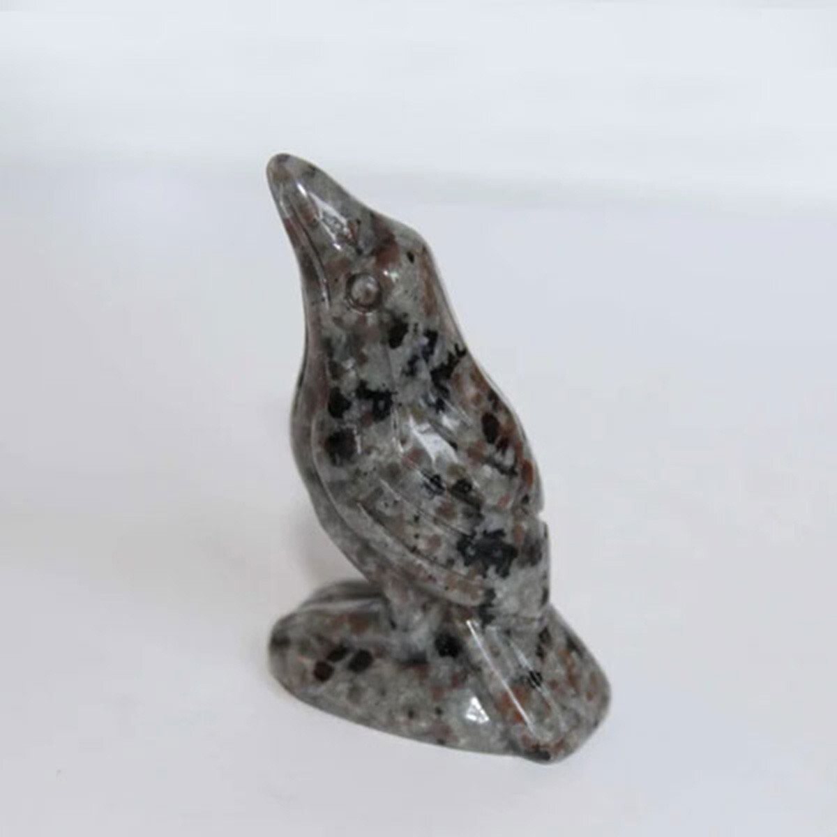 5cm Yooperlite Crow Crystal Figurines UV Glowing Rock Healing Mineral Specimen