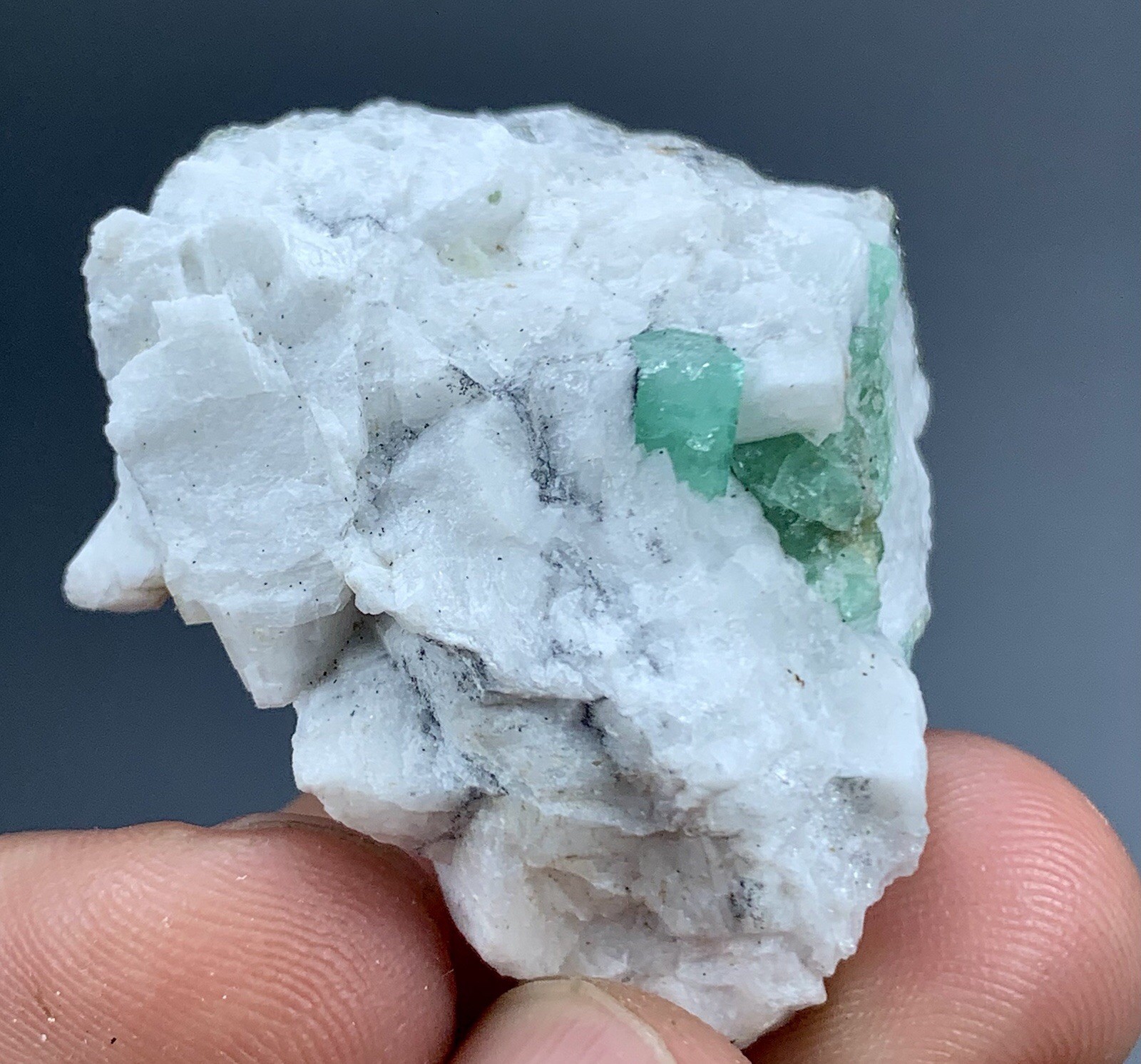 15 Gram Natural Emerald Crystal Specimen From Pakistan.