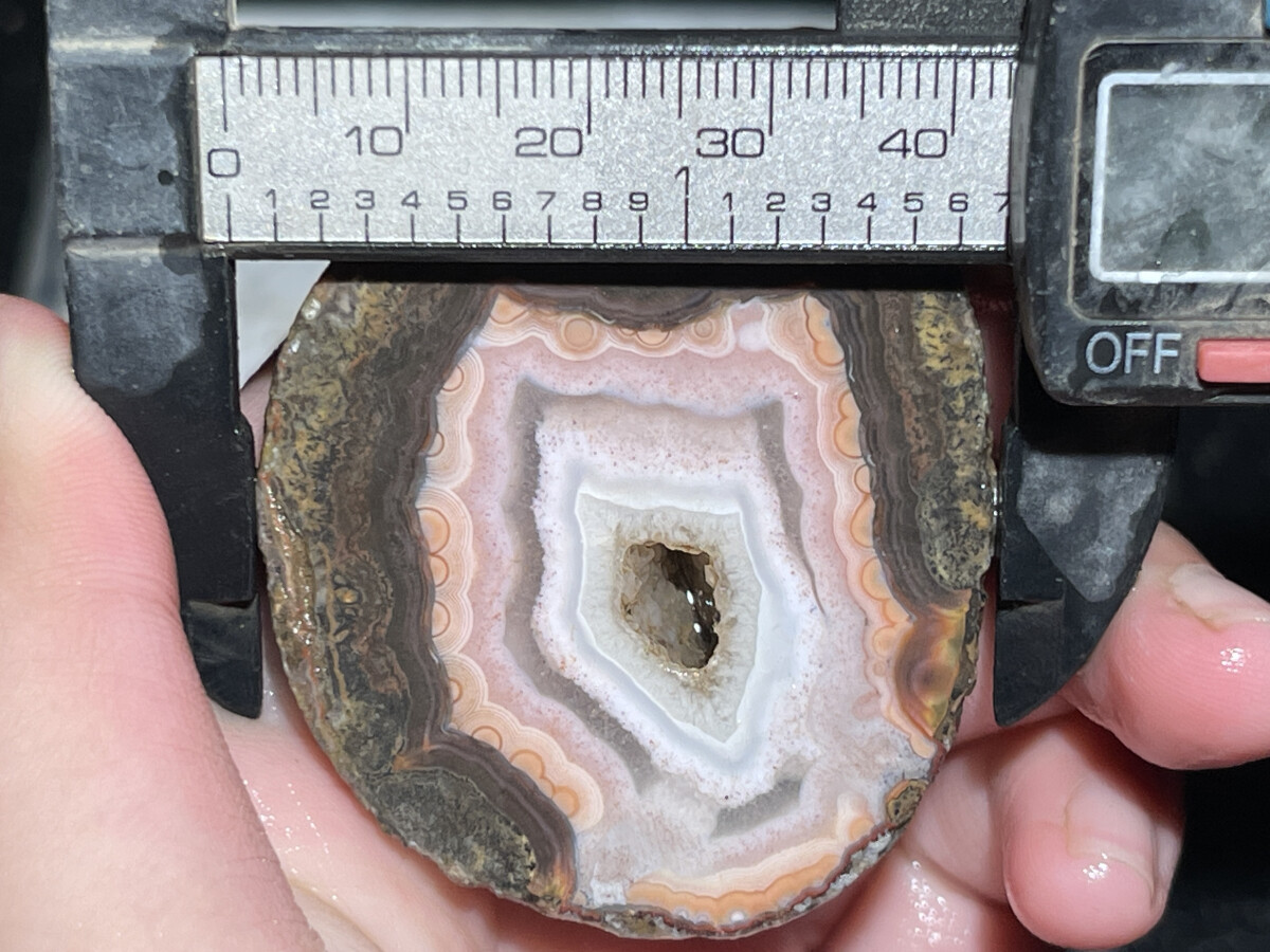 Half Rough Agate ore crystal Achat Nodule Chinese bloody battle Agate 75g B051