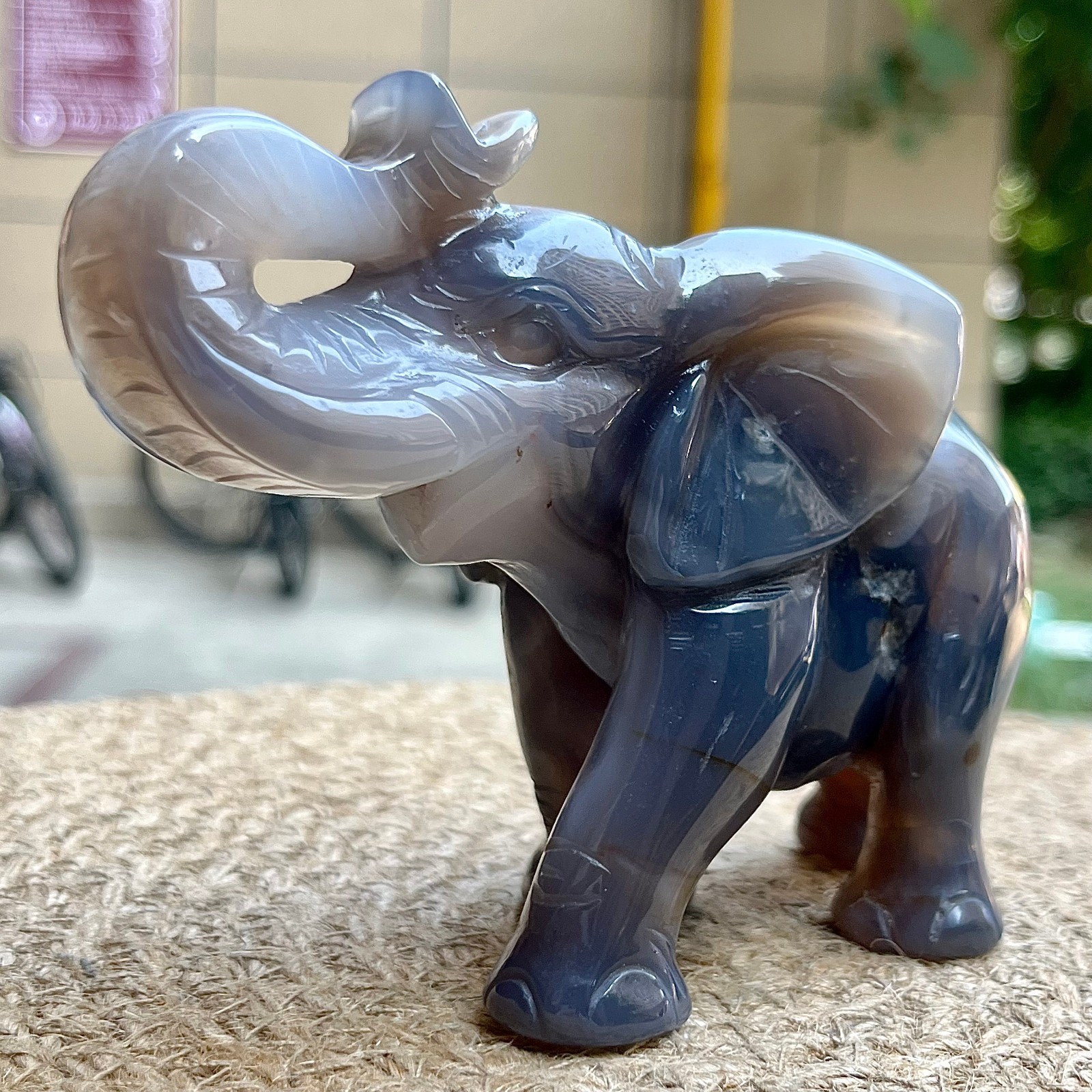 392 g Crystal Agate Elephant Carving Family Gift Animal Sculpture Decor