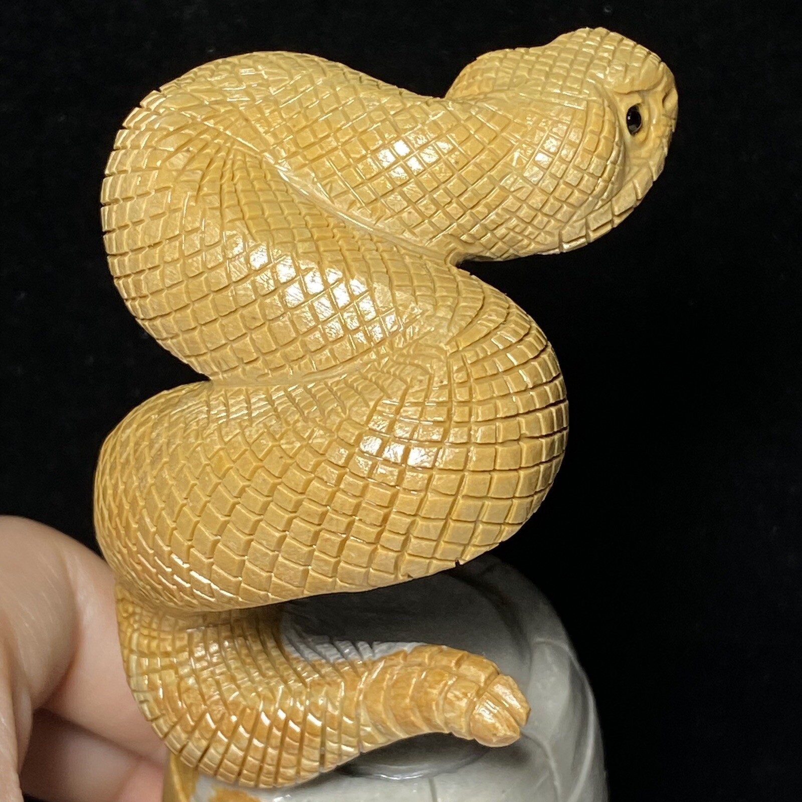 Natural Crystal Cluster Quartz Mineral Specimen Songhua Stone Handcarved snake