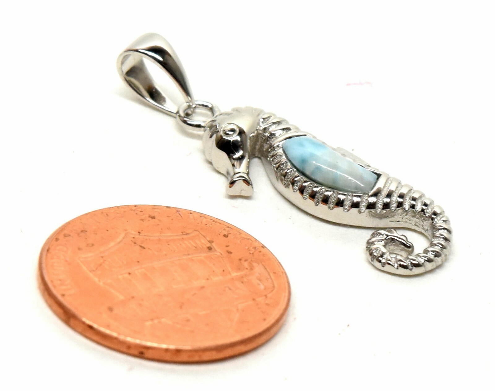 26mm Larimar Seahorse Pendant in Sterling Silver 925 + 18″ Silver Necklace Chain