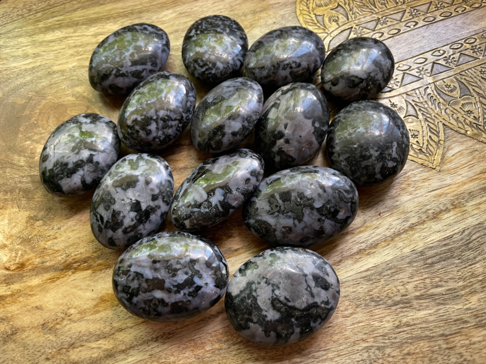 1X Indigo Gabbro Palm Stone 40x60mm Reiki Healing Crystal Dreamwork Wholeness