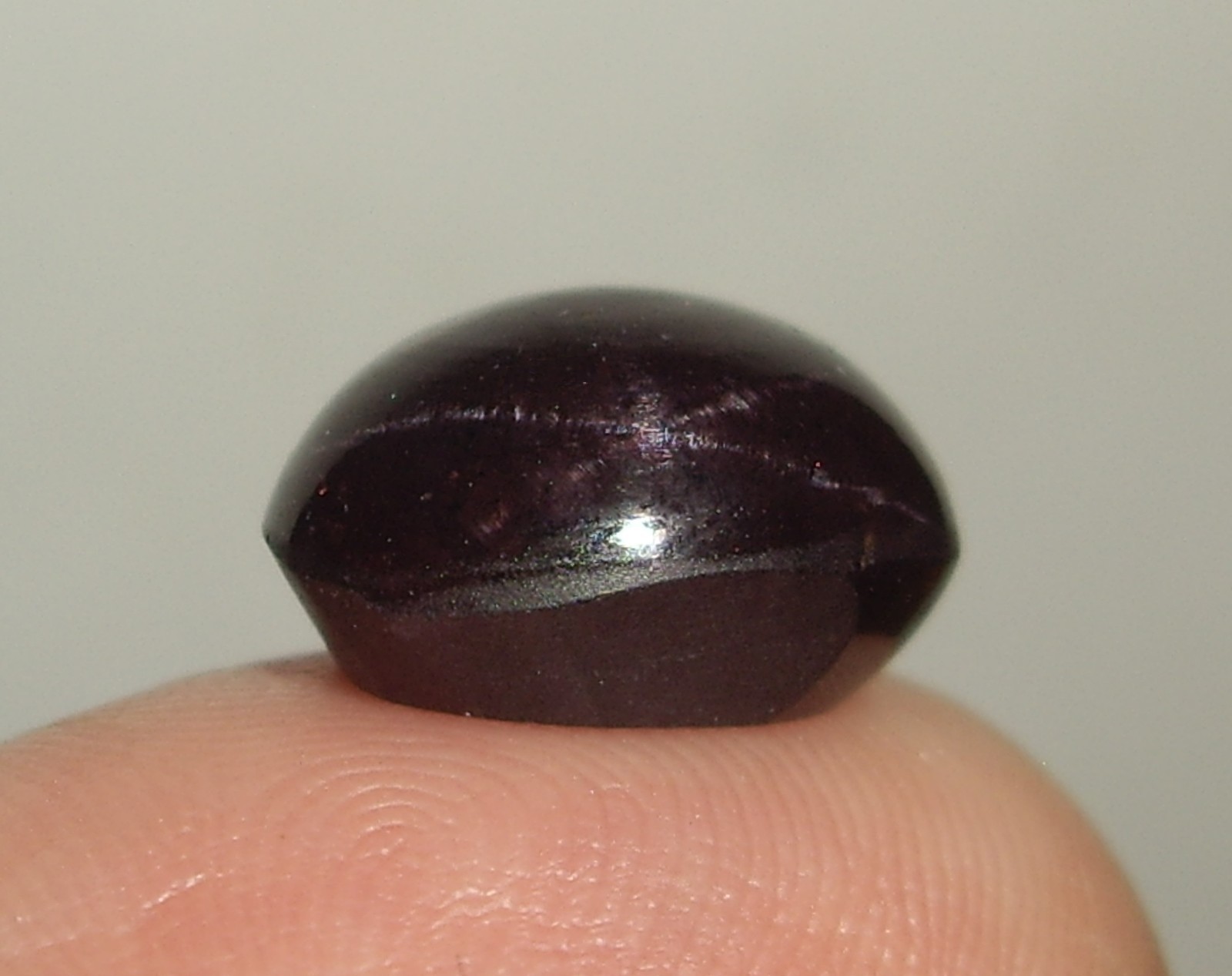 Star Garnet Polished Cabochon, 7.8cts