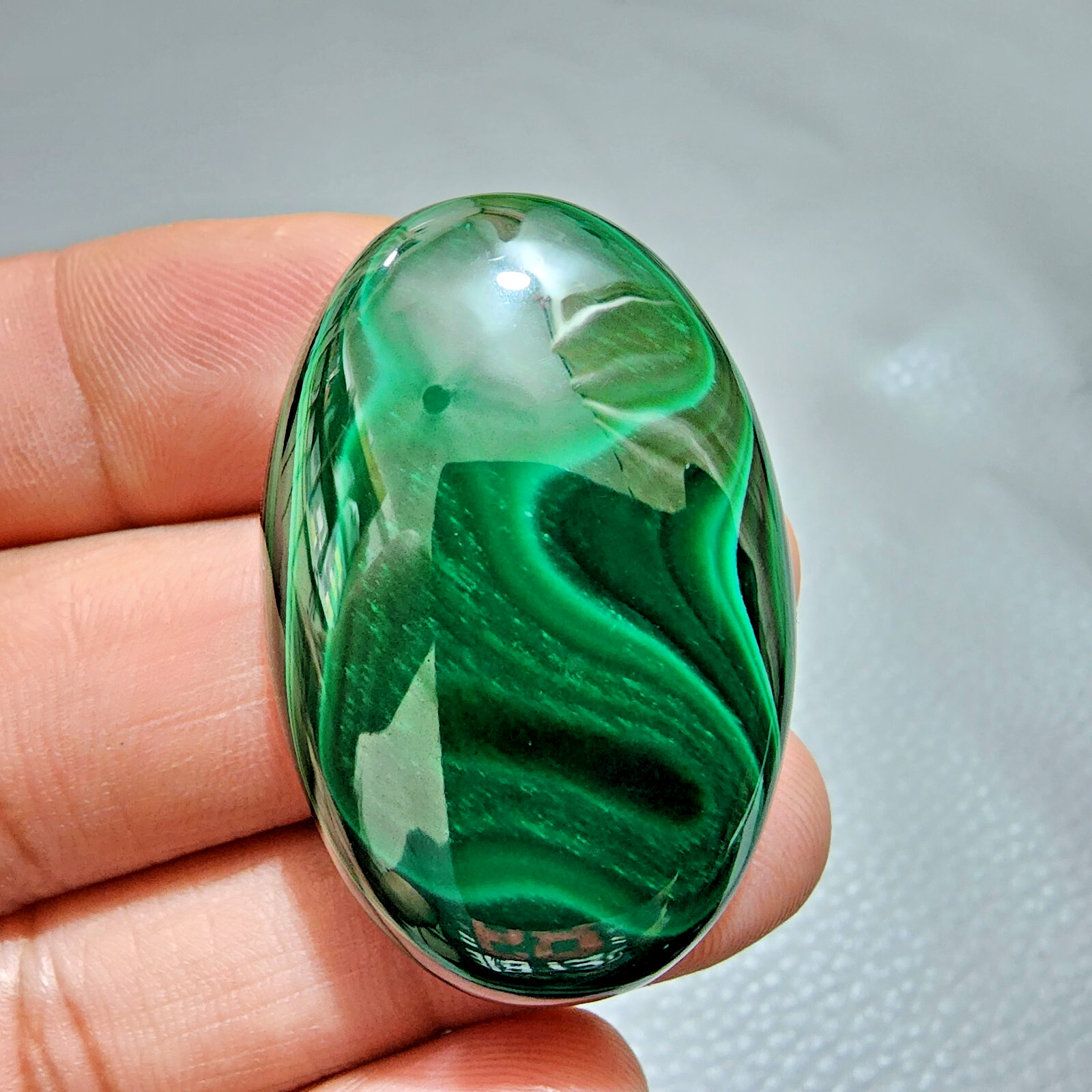 Amazing Designer Green Malachite Oval Shape 129.30 Crt Cabochon Gemstone Jewelry