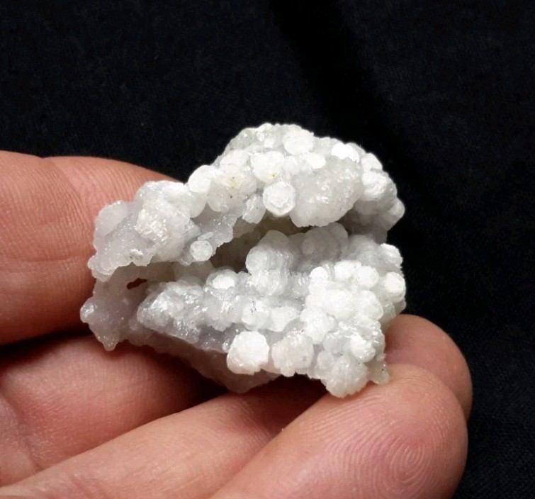 35mm CALCITE with Druzy QUARTZ from Chihuahua, Mexico FLUORESCENT