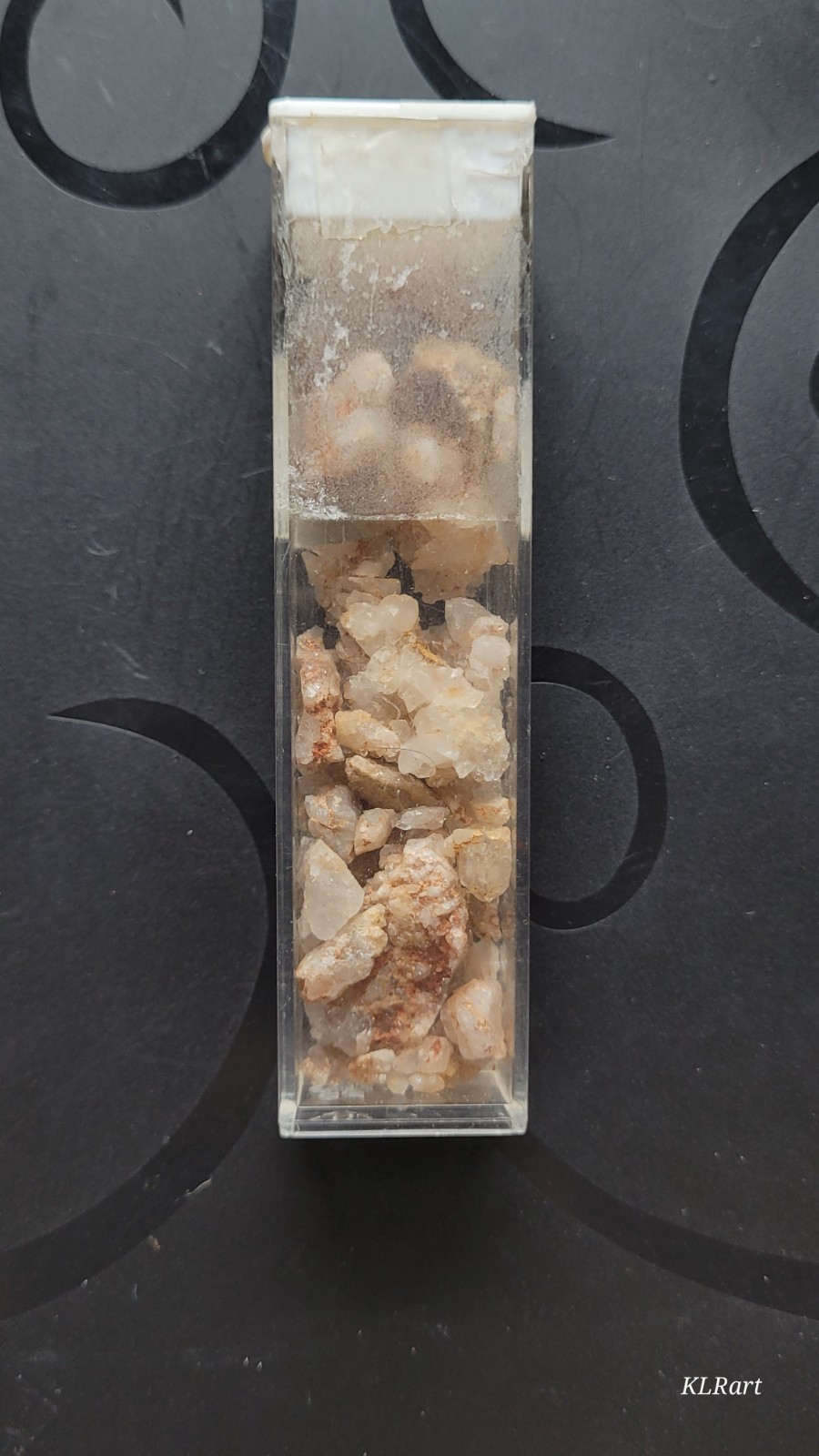 Raw quartz crystals with clusters and clear points, weighing 1.61 oz