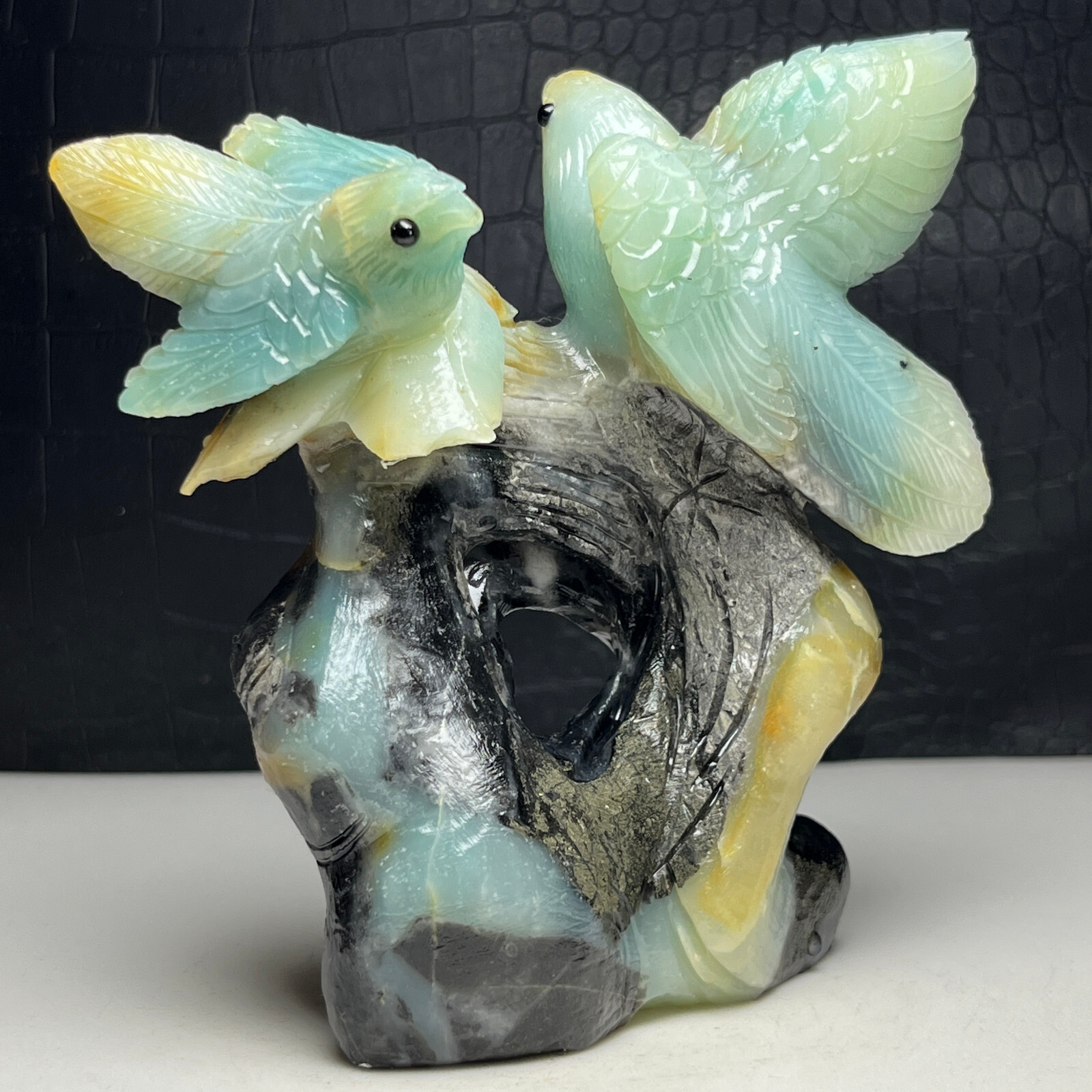NaturalCrystal Mineral Specimen. Amazon Stone. Hand-carved BIRDS.Stone Statue.OM