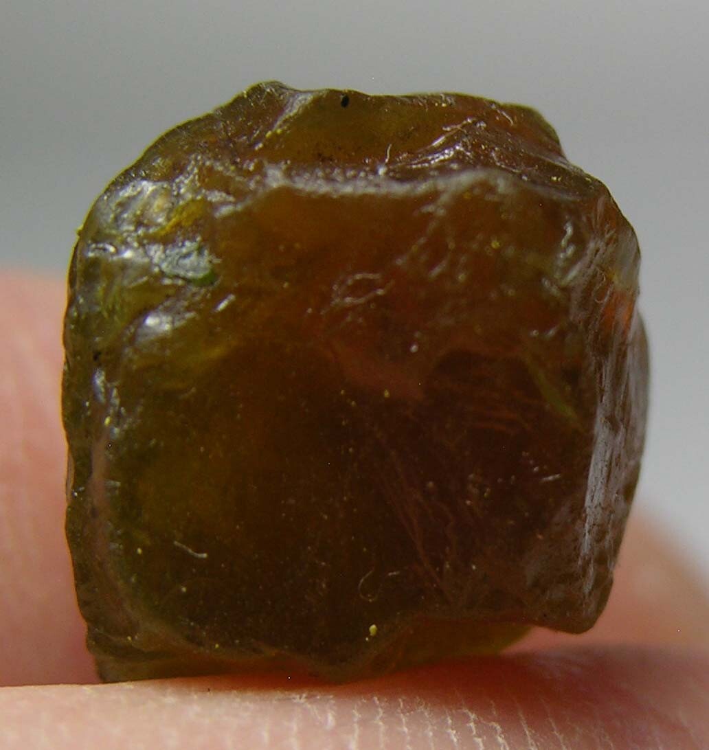 13.70ct Vietnam Dac Lak 100% Natural Rough Peridot Crystal Specimen 15mm 2.70g