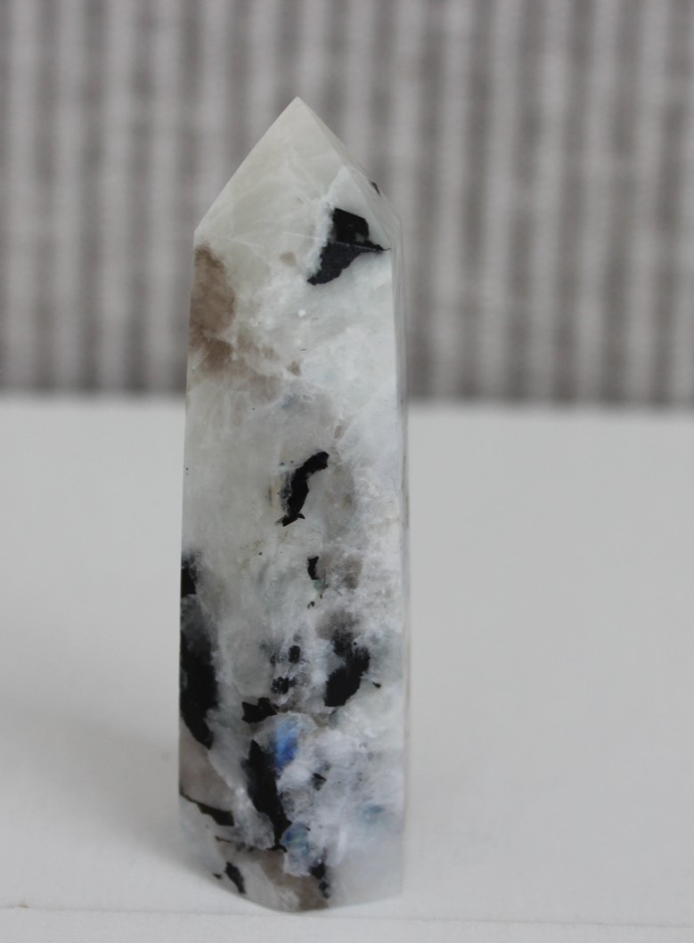 RAINBOW MOONSTONE POINT 3.14 INCHES TALL/ 85 GRAMS