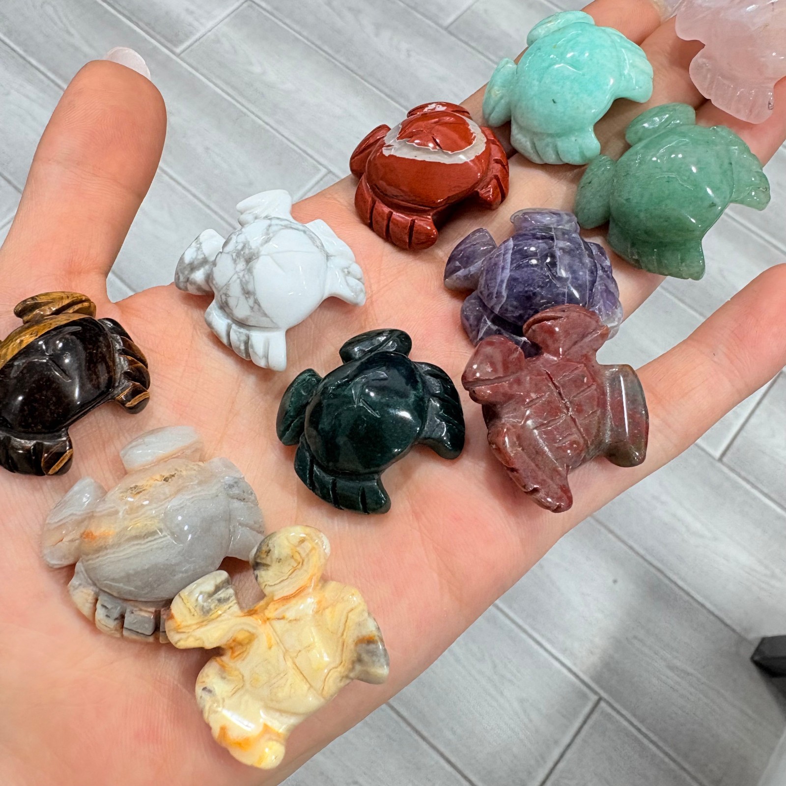 5pc Natural mix Quartz hand Carved Mini crab crystal Reiki random delivery