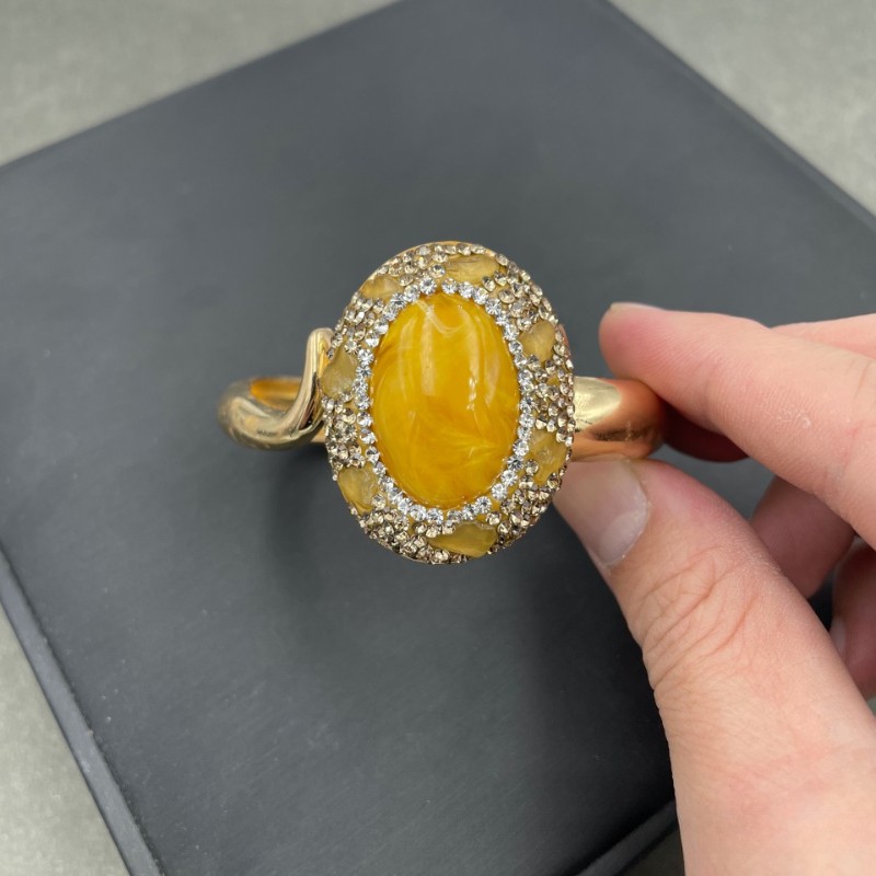 New second-generation beeswax inlaid yellow crystal four piece jewelry set