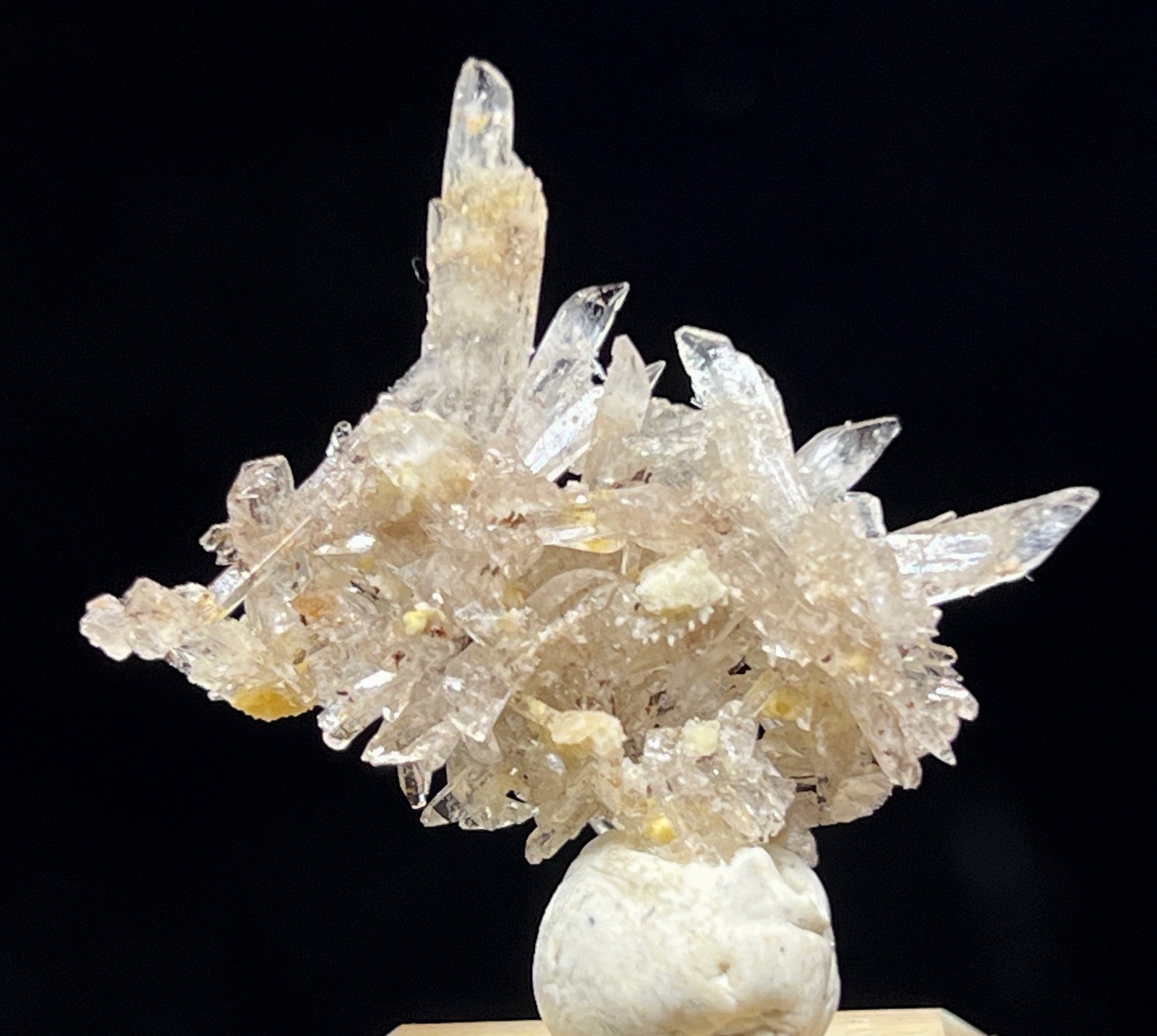 32mm SPARKLING Creedite cluster, NEW FIND Natural Mineral Specimen