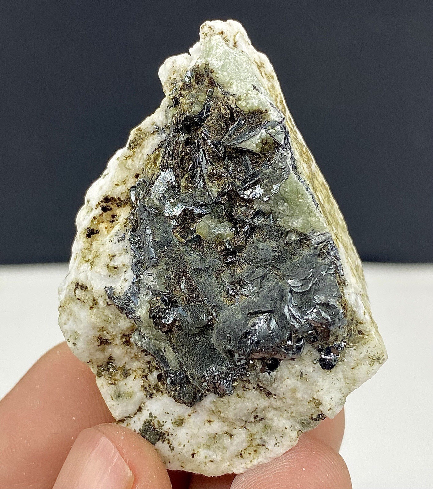 Hematite Crystal Specimen/ Sparkling Metallic Mineral, Pakistan 35 Gram