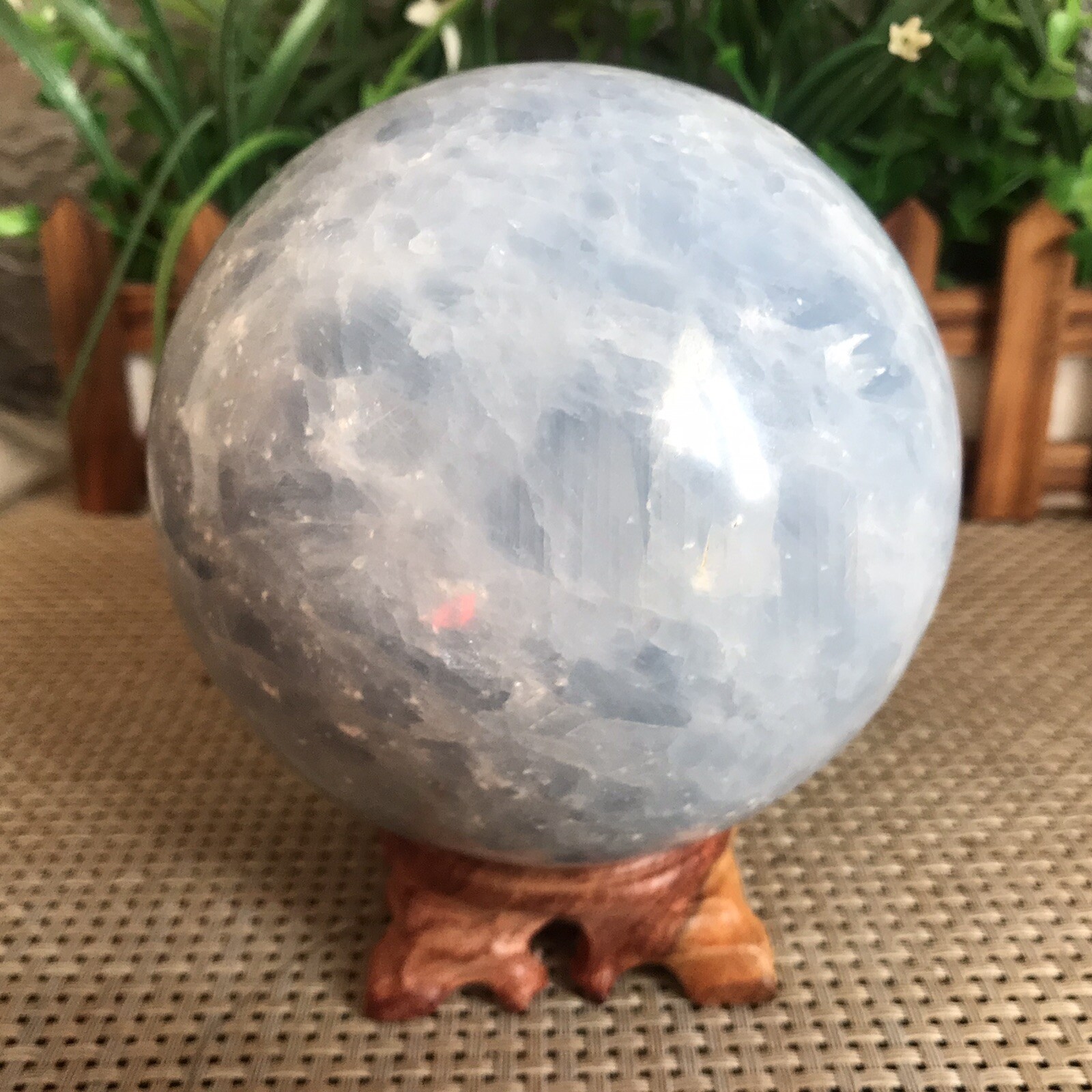 1915G 110mm Beautiful crystal ball beautiful natural kyanite ball Y01