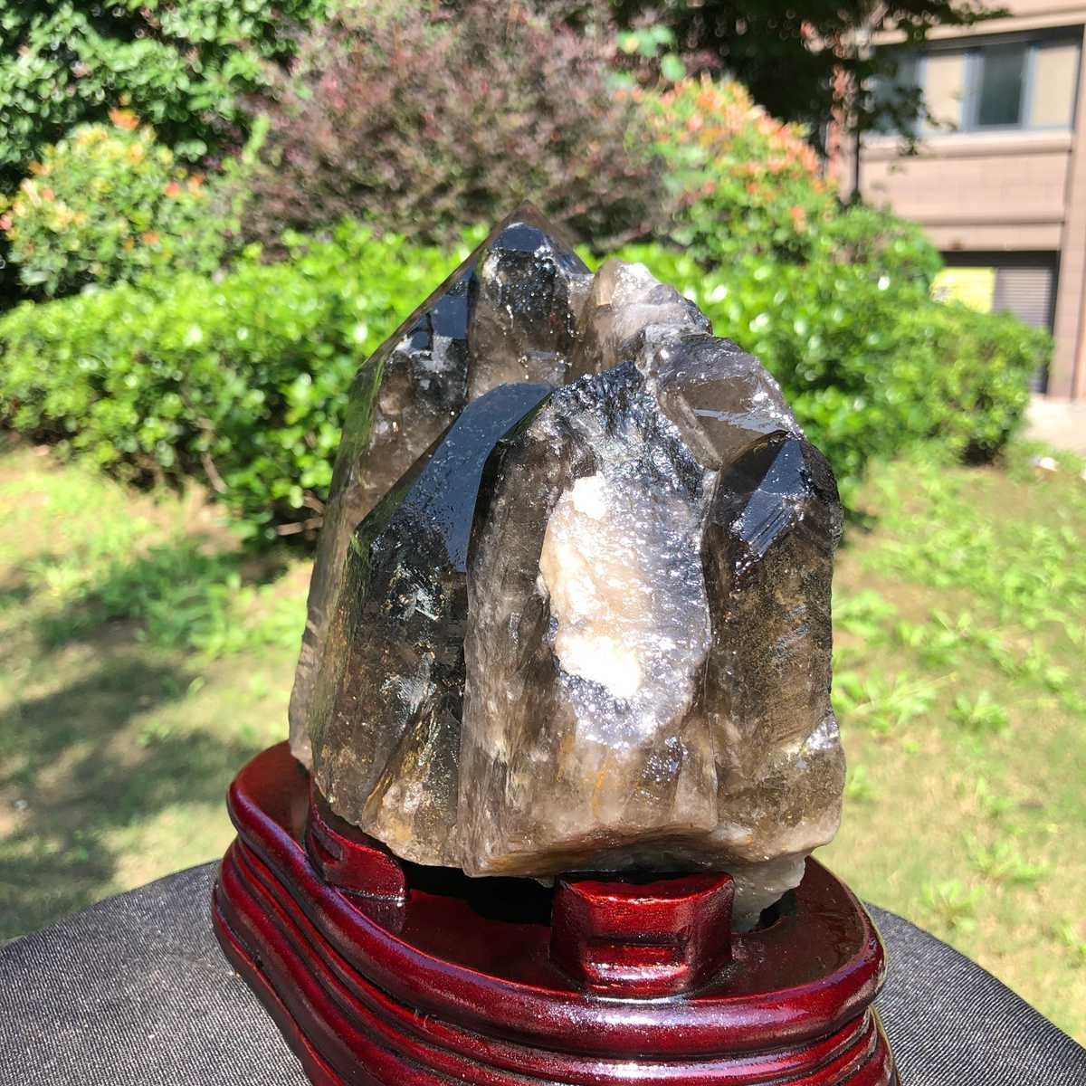 3210g Natural tea crystal specimen + pedestal MH2298