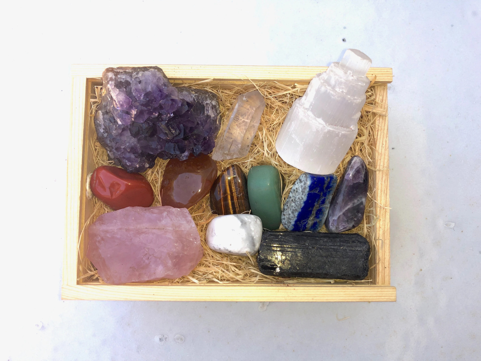 Chakra Crystals: Premium in Wooden Box