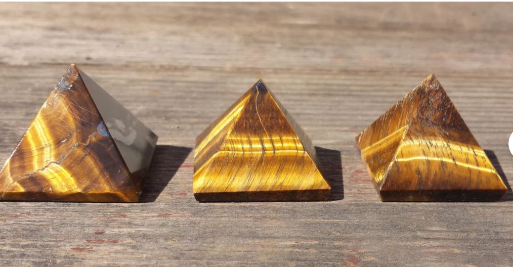 NATURAL TIGER EYE MEDIUM GEMSTONE PYRAMID 27-30mm