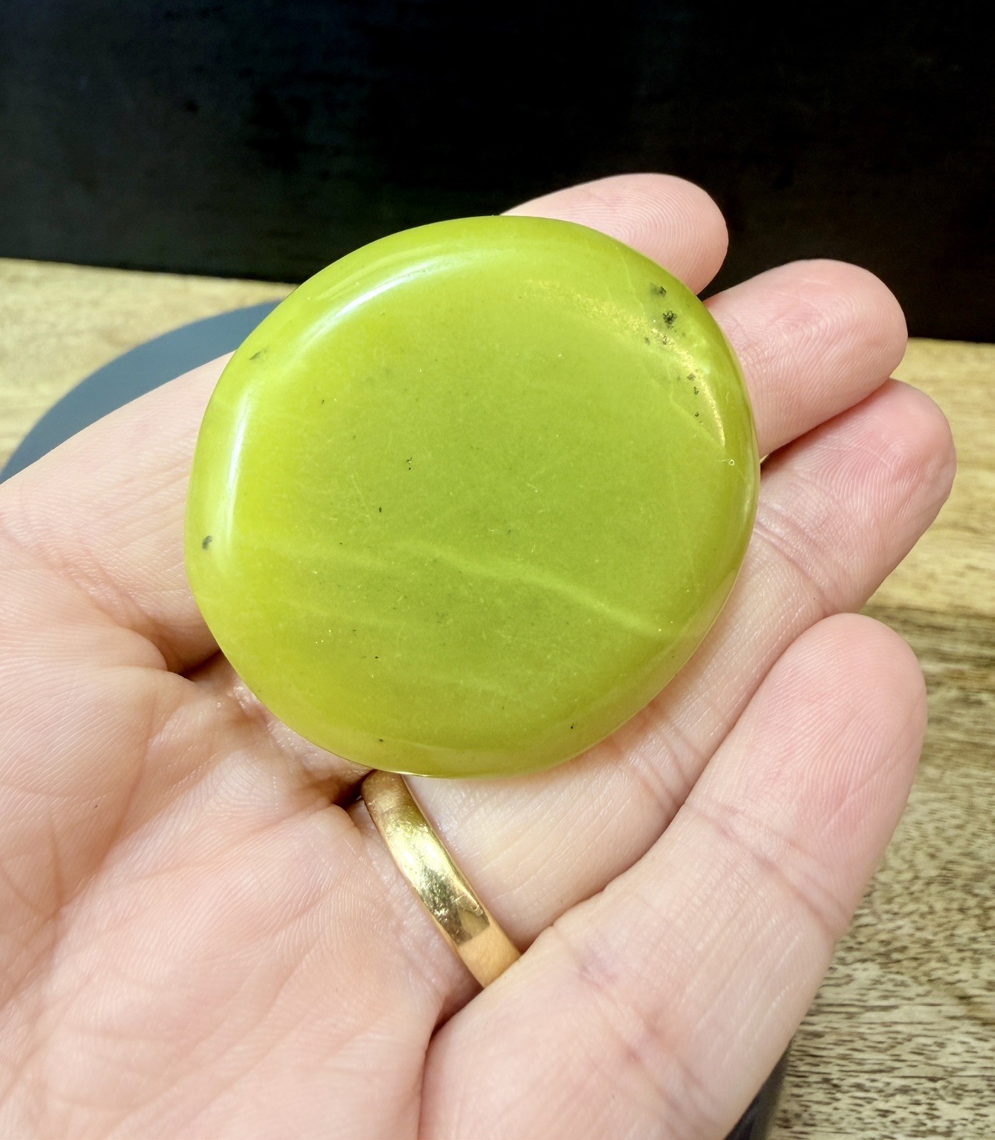 Crystal Lemon Jade Palm Stone Flat Healing Spiritual Collect yellow pocket 32g 8