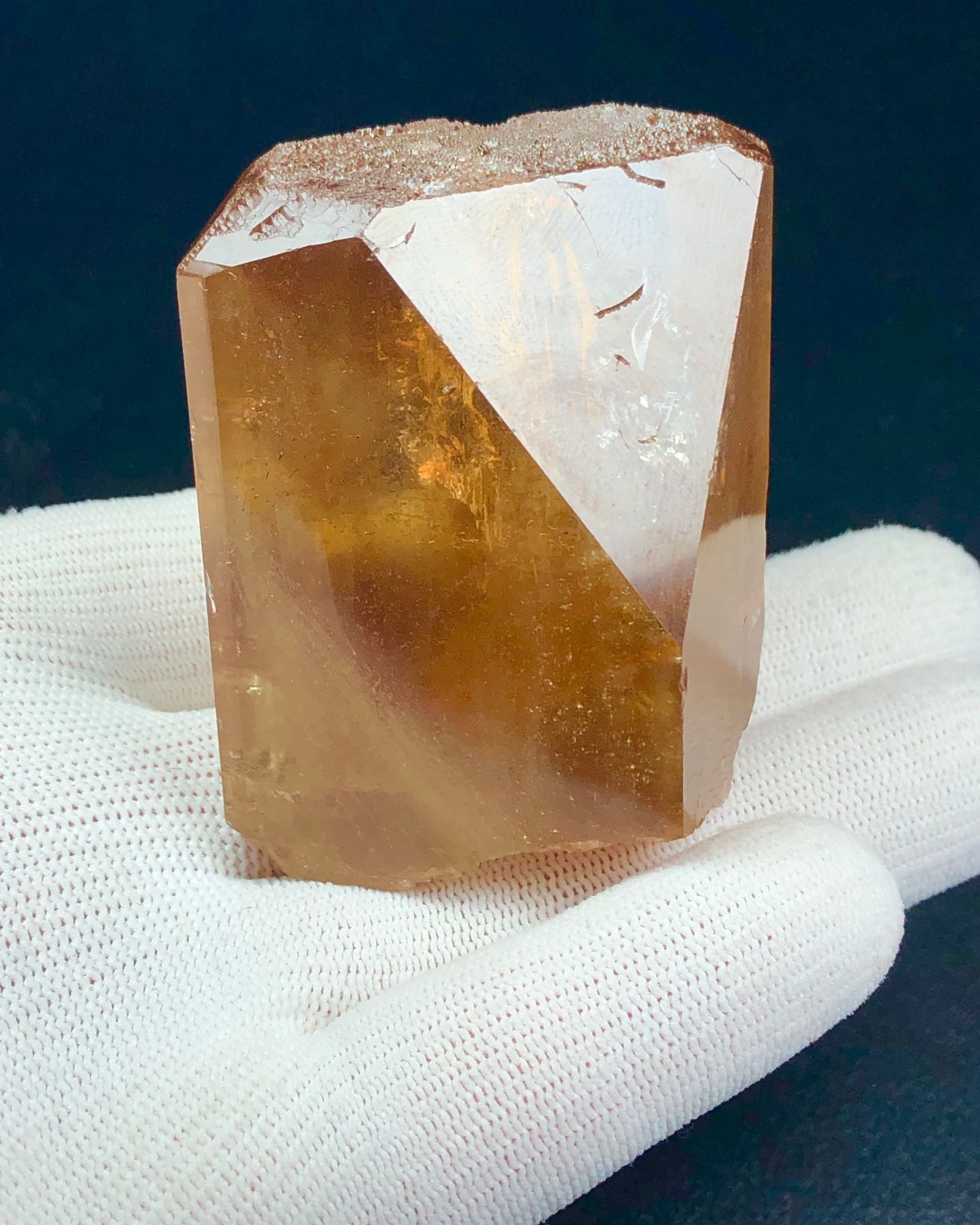TOPAZ Complete Crystal – 229 grams – 5.5 cm from SKARDU Pakistan