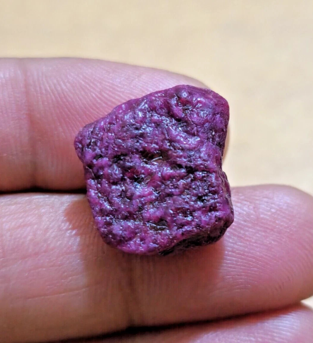 Terrific African Red Ruby 33.70 Crt Rough Size 19x19x8 MM Natural Loose Gemstone