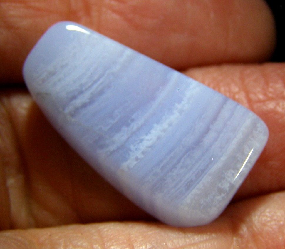 BLUE LACE AGATE TUMBLESTONE – 2.5 x 1.3 cms 4.62 gms calming #16