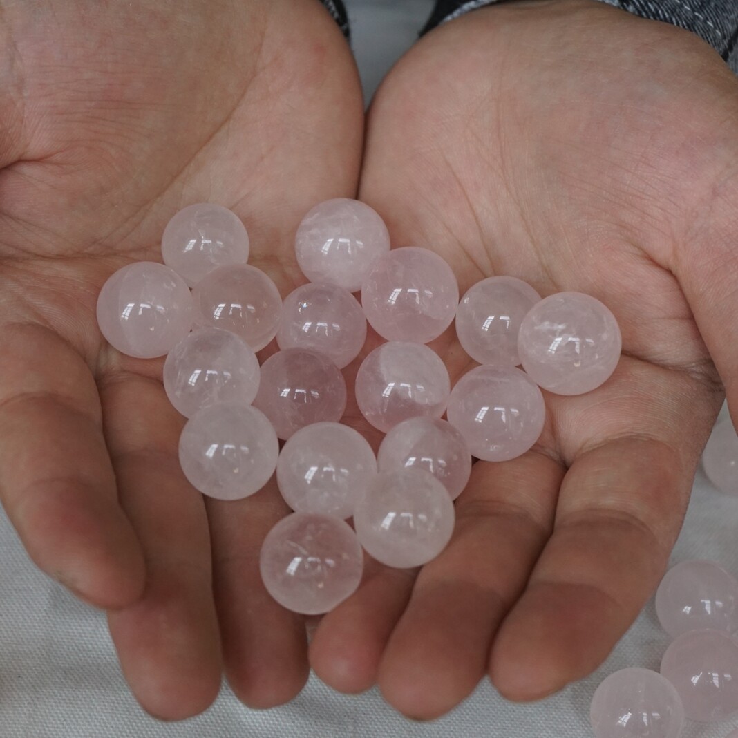 2.2LB 128Pcs Natural Small Pink Rose Quartz Crystal Sphere Ball Healing 14-18mm