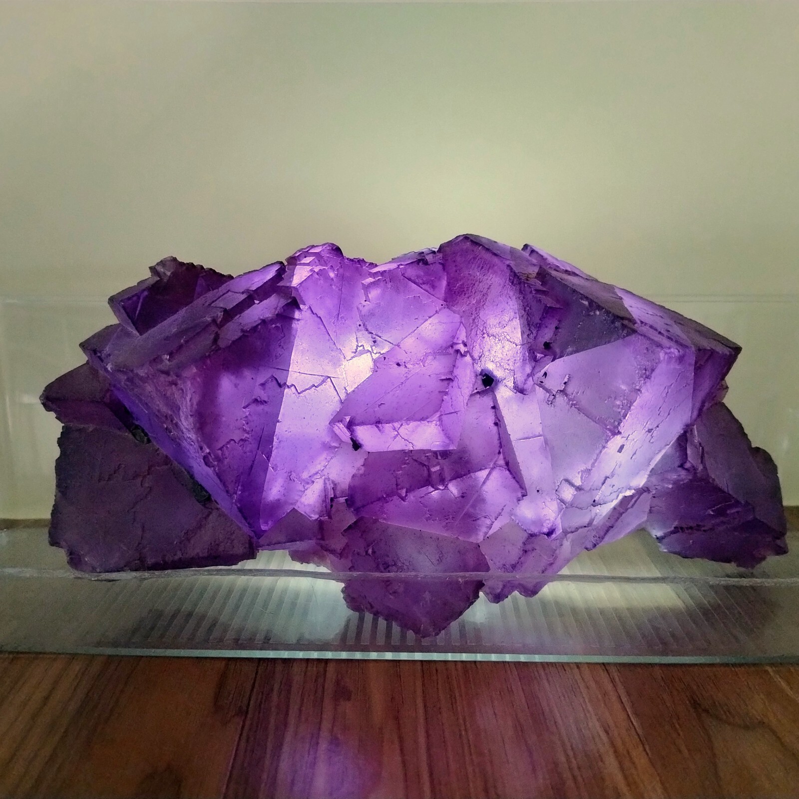 Fluorite Crystal 2.4kg Museum Quality Eye Clean Big Natural Gemstone Specimen