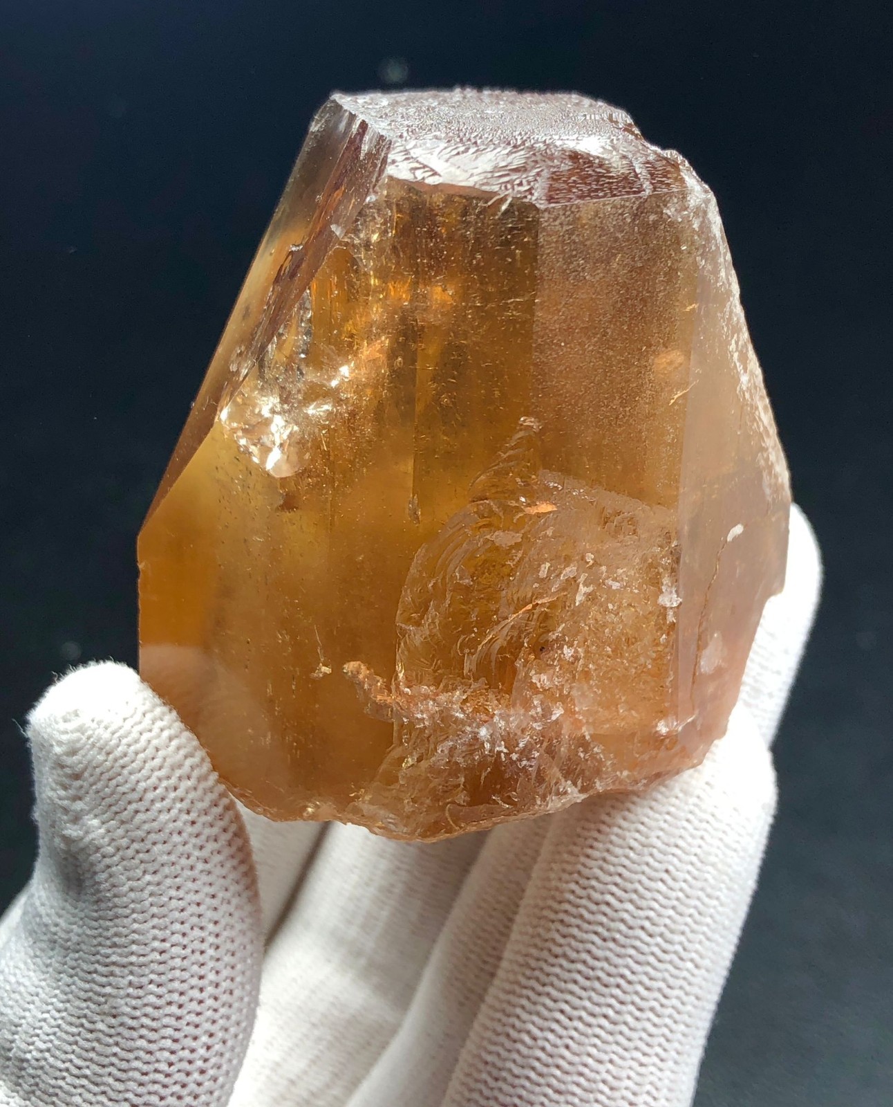 TOPAZ Complete Crystal – 229 grams – 5.5 cm from SKARDU Pakistan