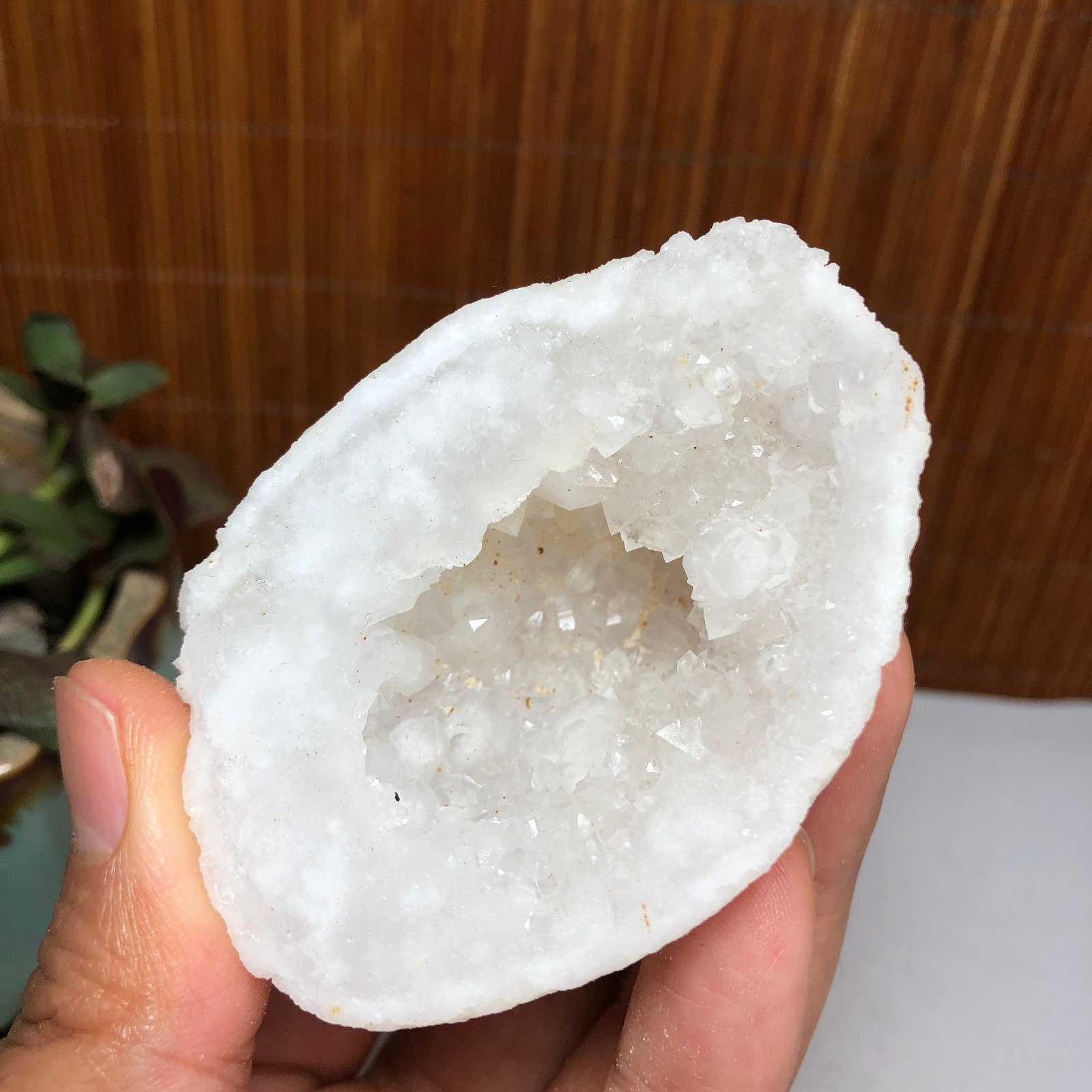 Natural agate Raw cut Crystal Geode rough original Specimens 87g A1793