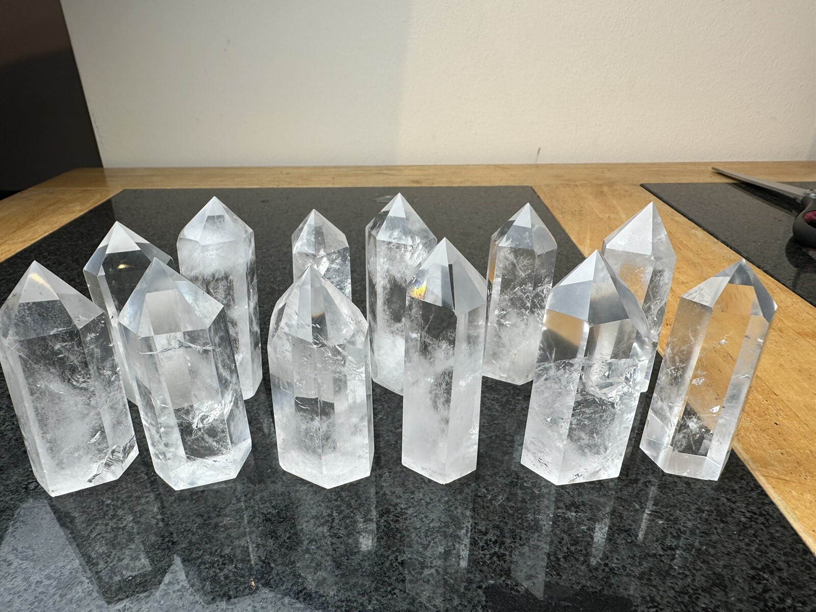 1 x Clear Quartz Crystal Tower Healing Point Rainbow 6.5-7.5cm Top Quality