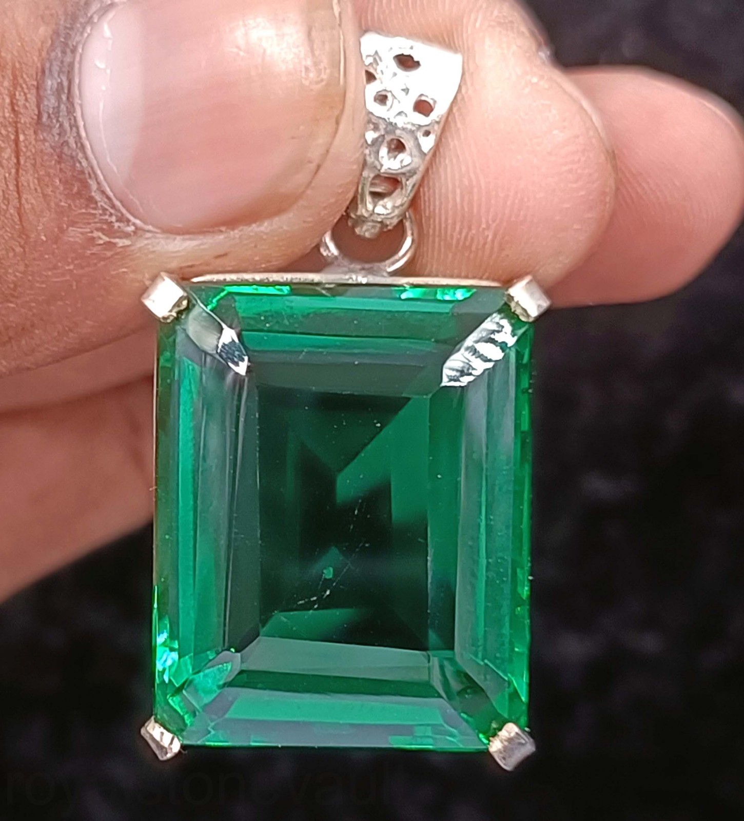 Rare 92.00ct Natural Green Emerald Emerald Pendant 925 Silver IGL Certified 5DJU