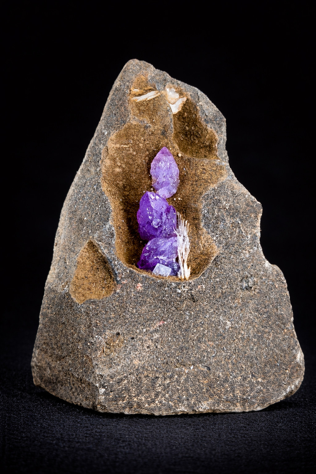 Natural Amethyst Geode Quartz Cluster Crystal Specimen 30g 5x4x1cm