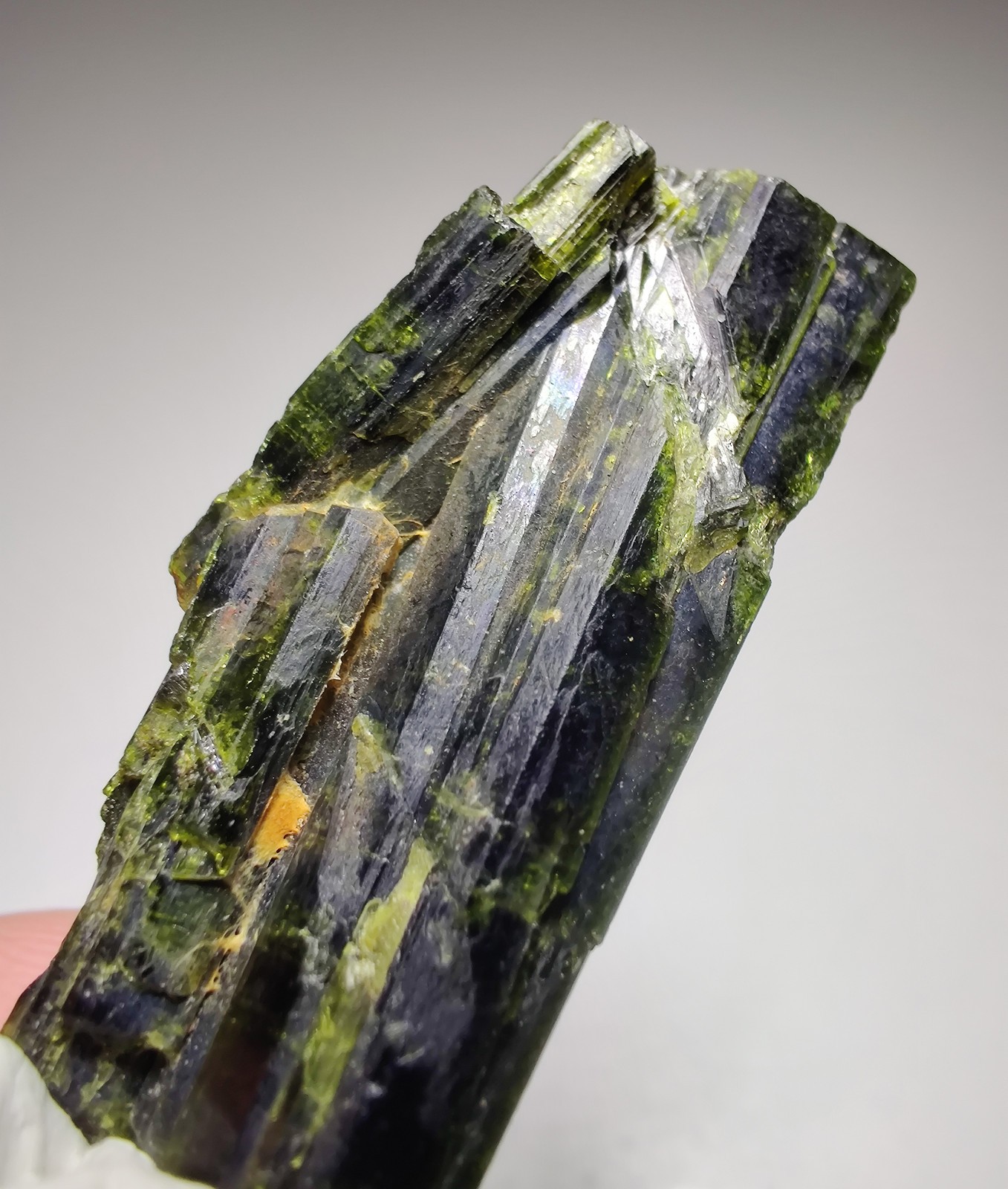Epidote crystals. Miarirano, Madagascar. 14 grams.