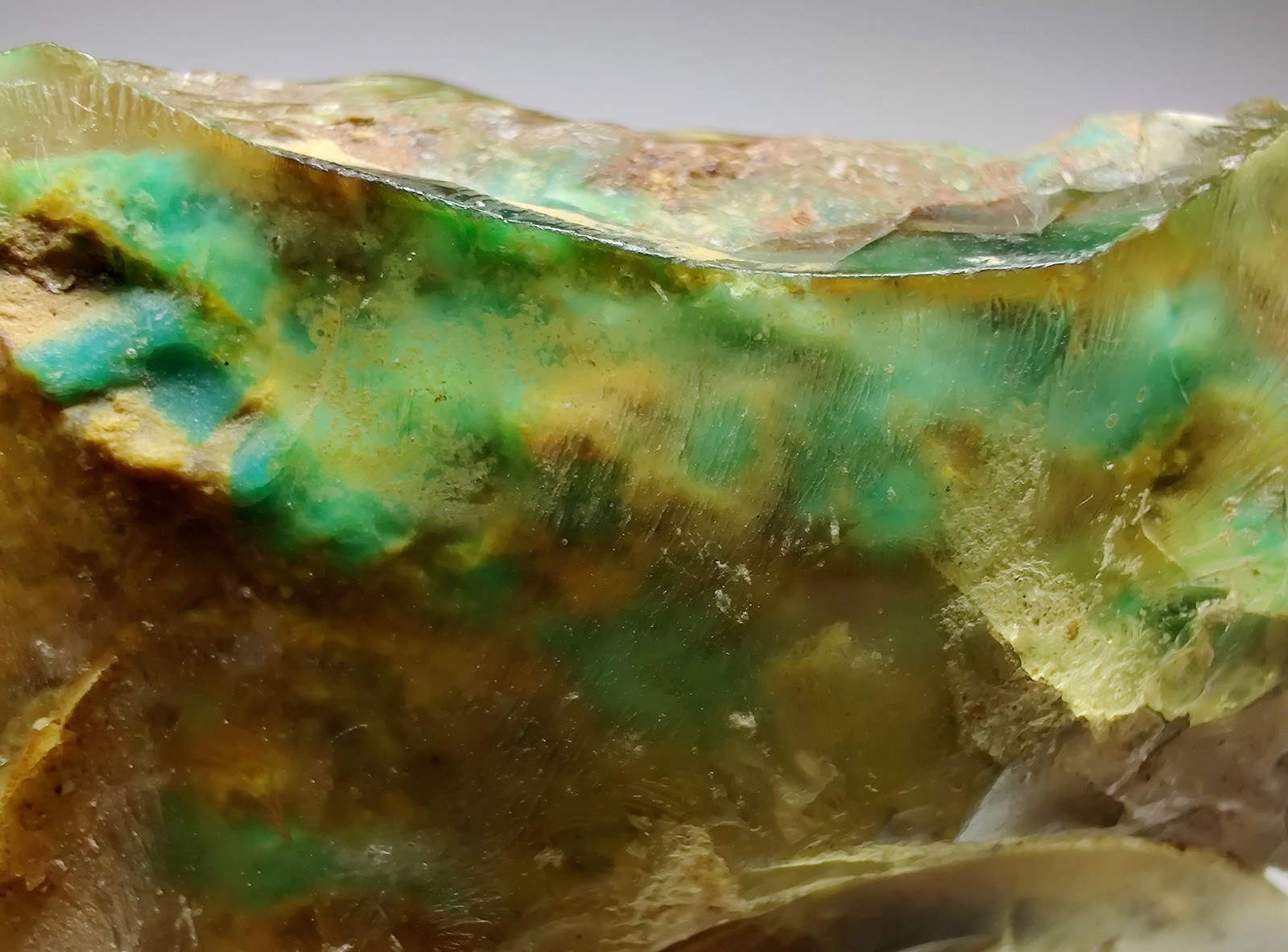 Peruvian Opal, great colors, beautiful specimen. Peru. 54 grams.