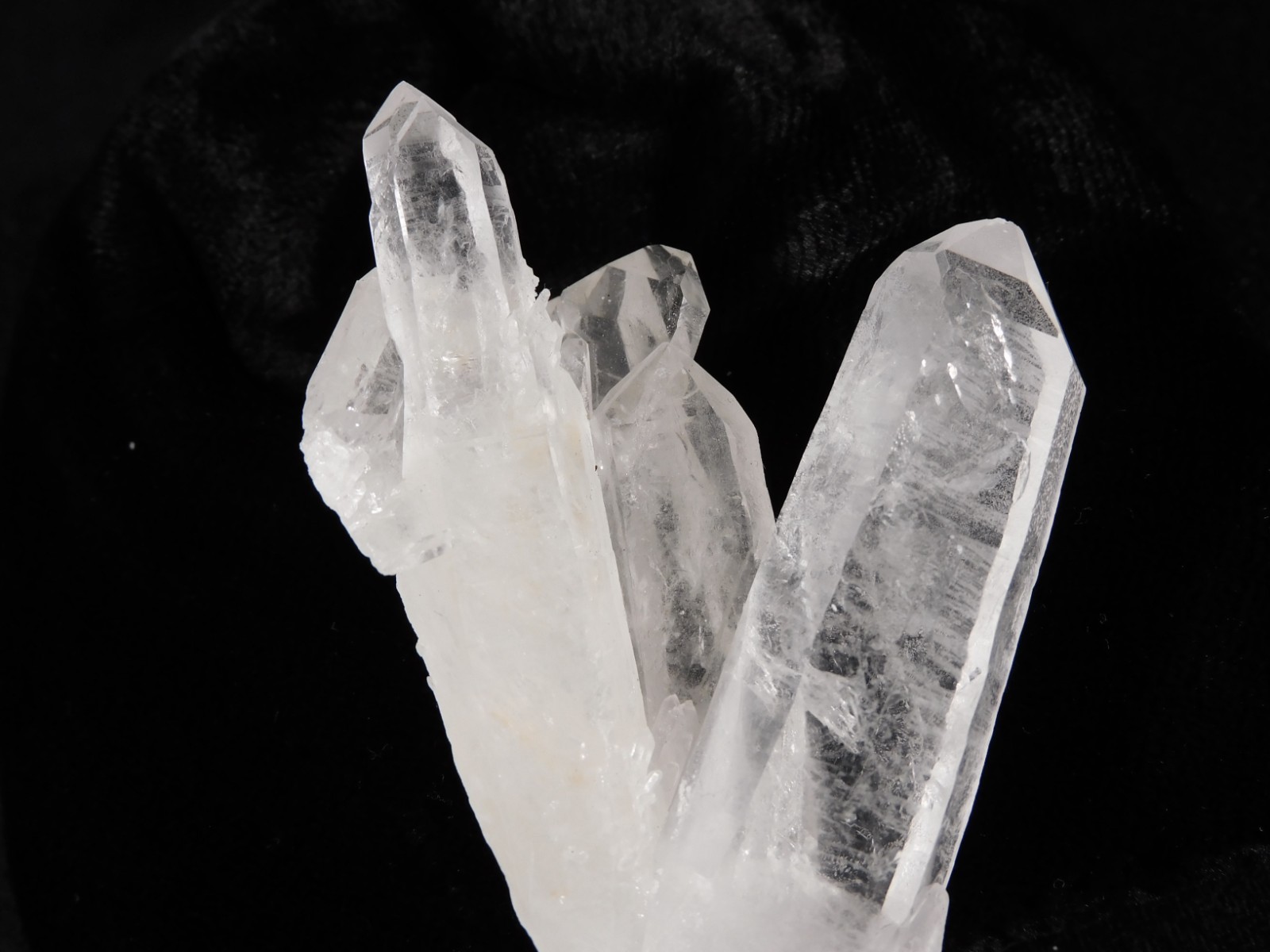 Four Points! Translucent! QUARTZ Crystal Cluster 100% Natural Brazil 70.1gr