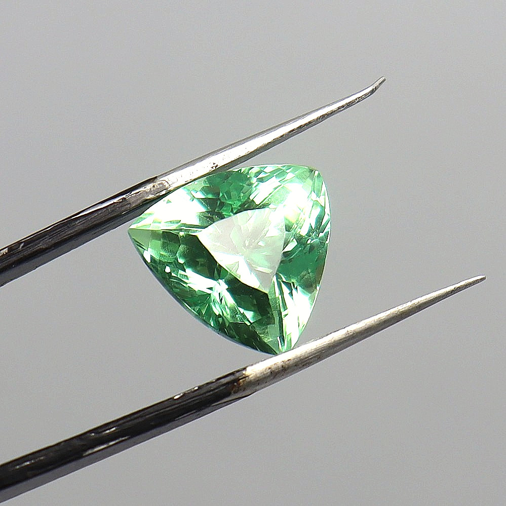 9 Ct AAA Natural Flawless Ceylon Green Sapphire Loose Gemstone Trillion Cut