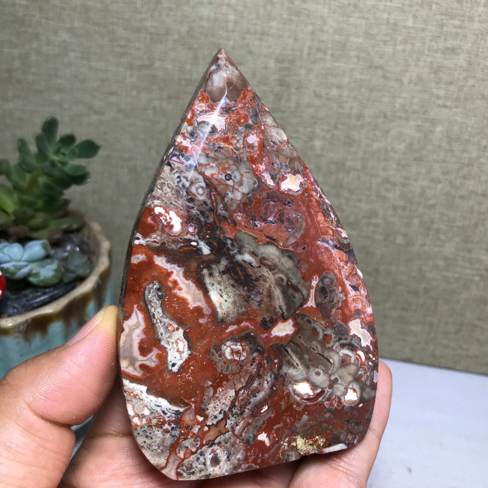 Natural Indonesian Bloodstone agate point leaf Crystal specimens 188g A5132