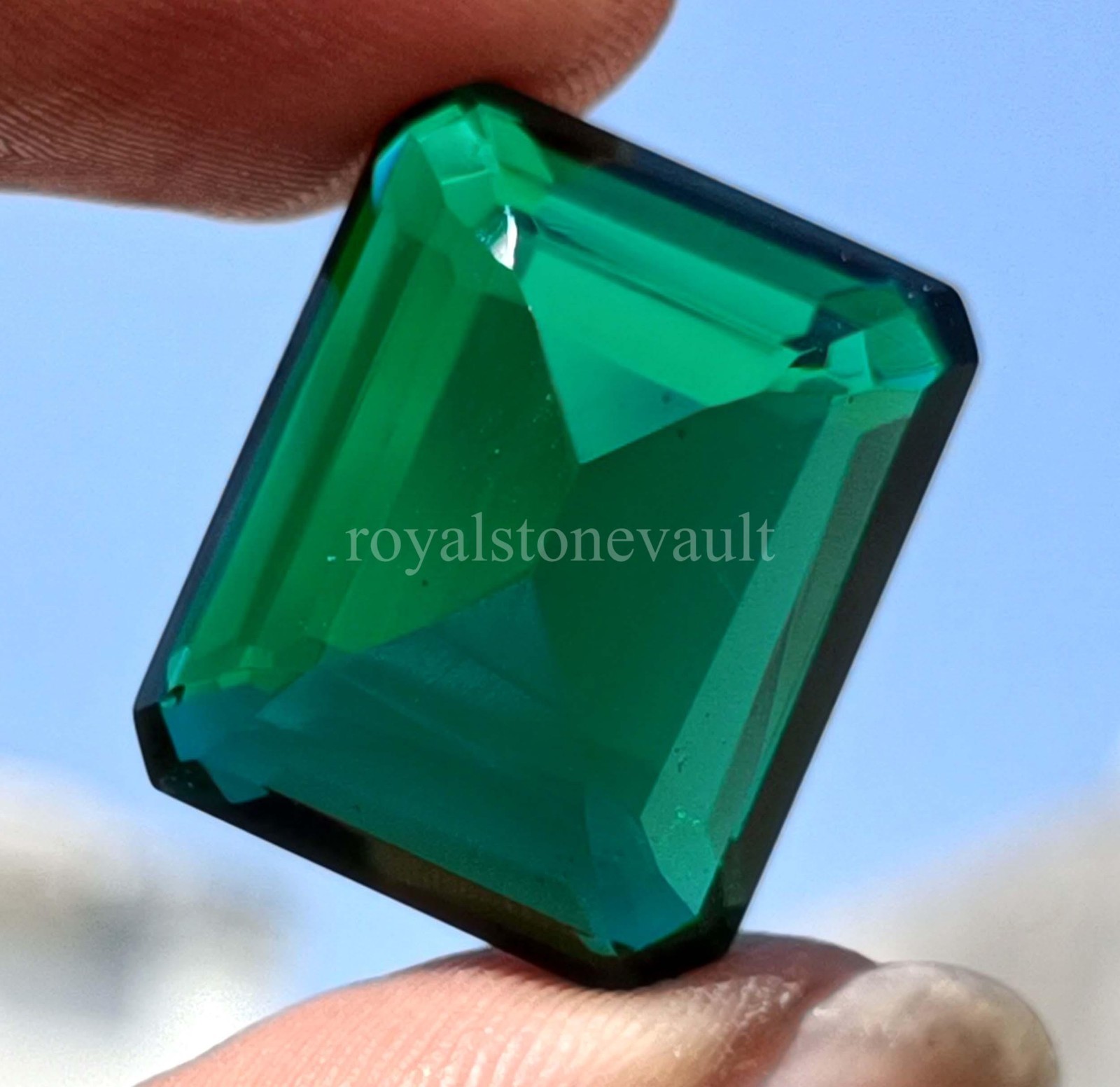 IGL Certified Emerald Shape 27.90 Ct Natural Green Emerald Loose Gemstone 5ISR
